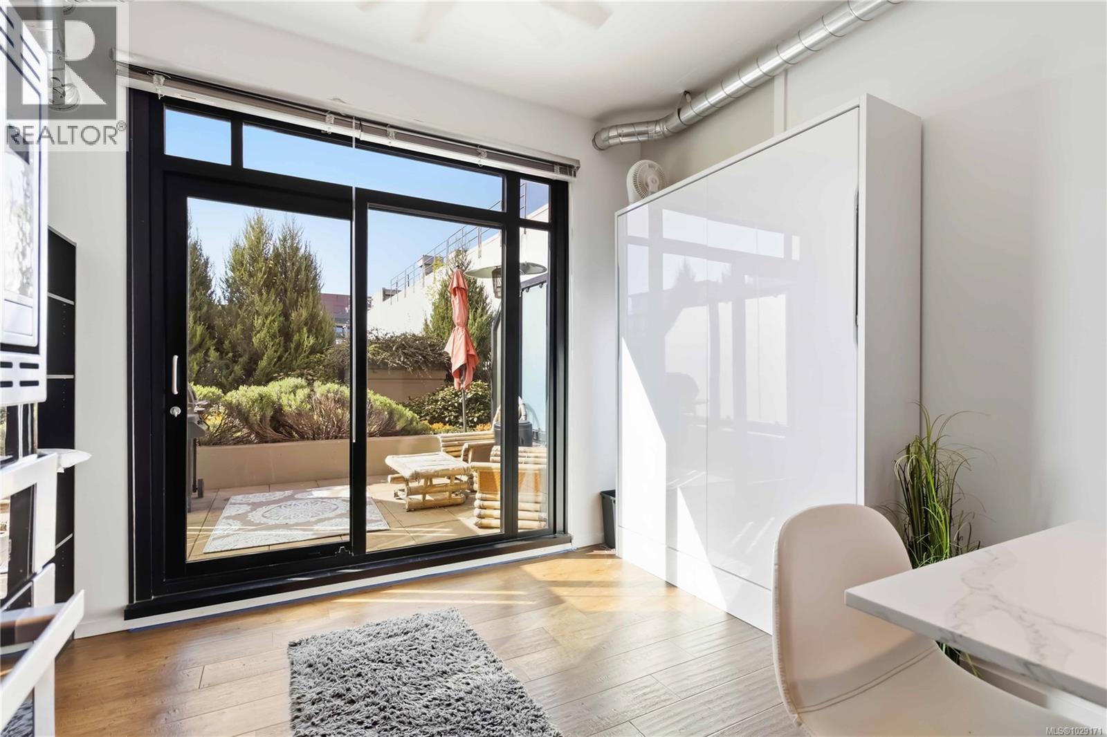 #330 1029 VIEW ST - 17