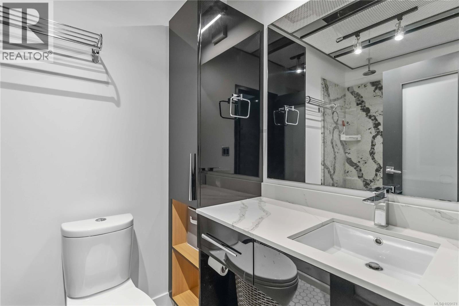 #330 1029 VIEW ST - 22