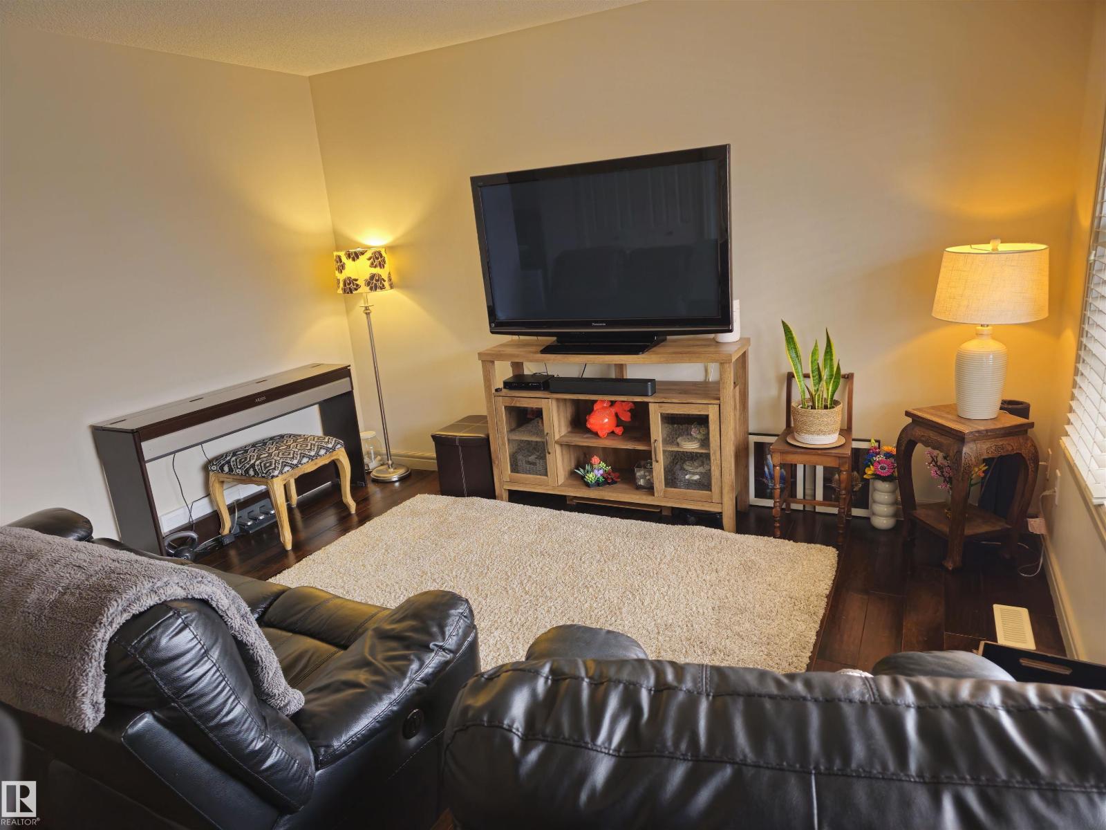 2911 15 ST NW, Edmonton