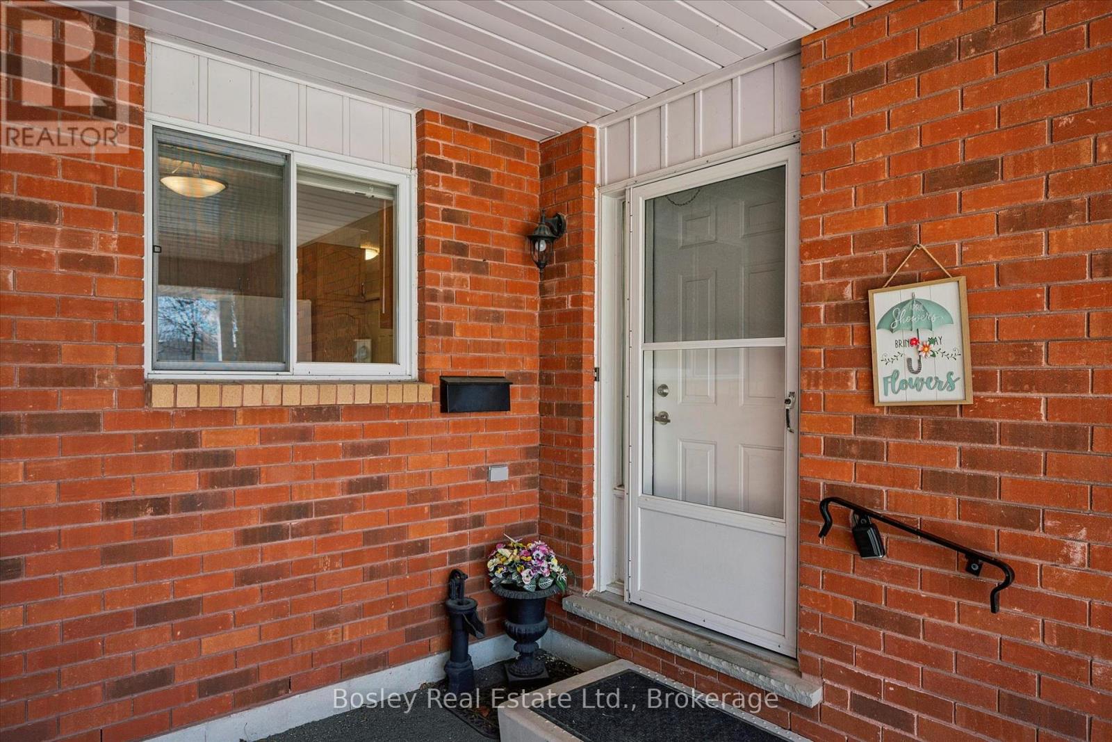 ##29 1030 COLBORNE STREET E - 39