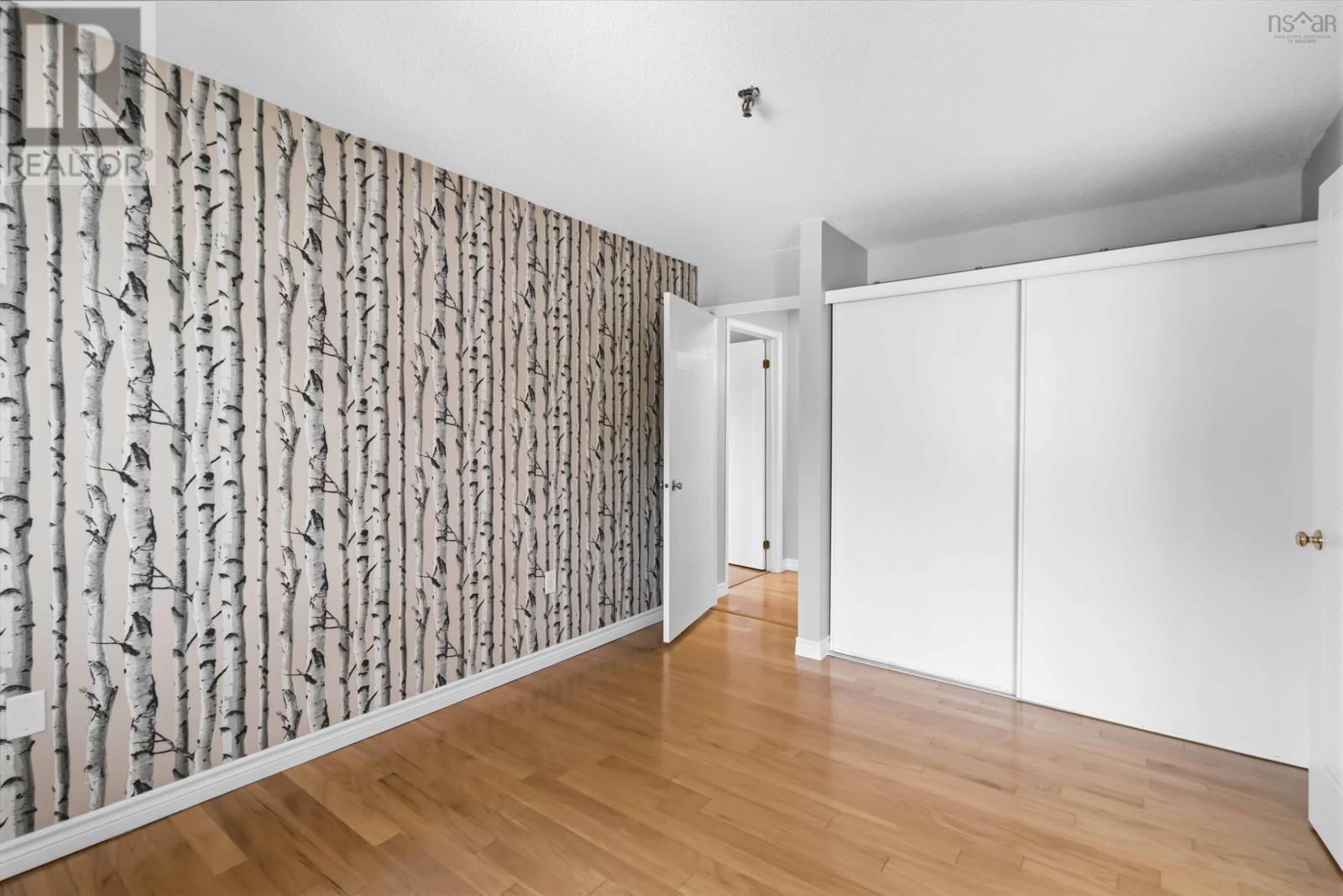 Property 17 of 33 of 401 12 Spinnaker Drive