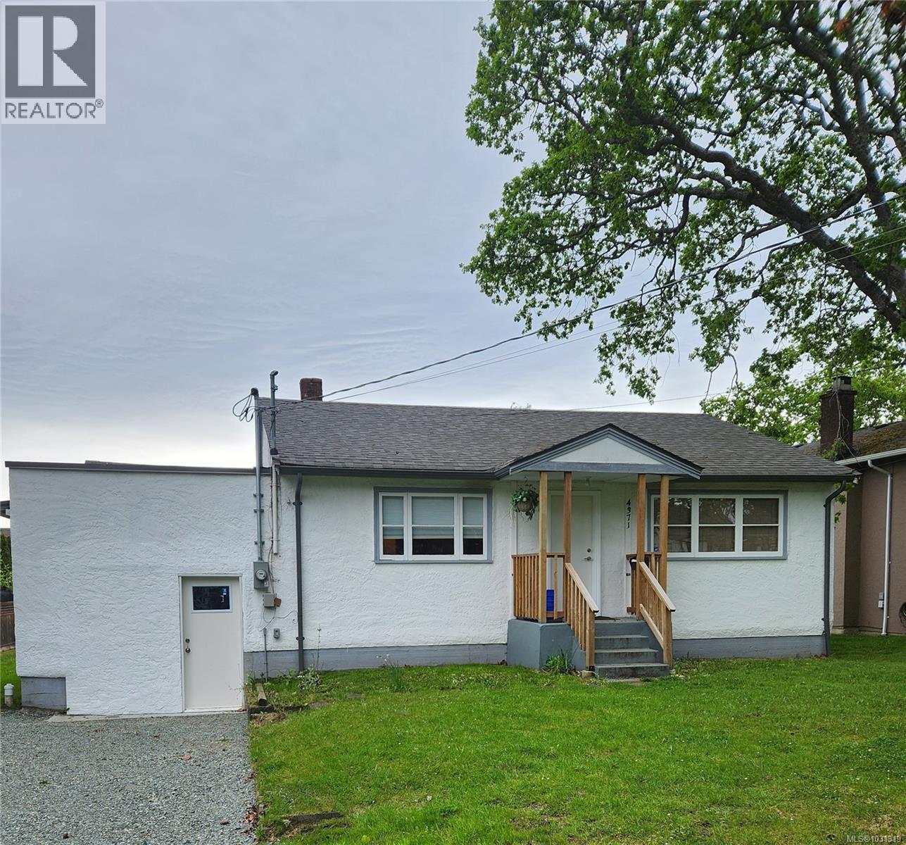 4371 Shelbourne St - 2