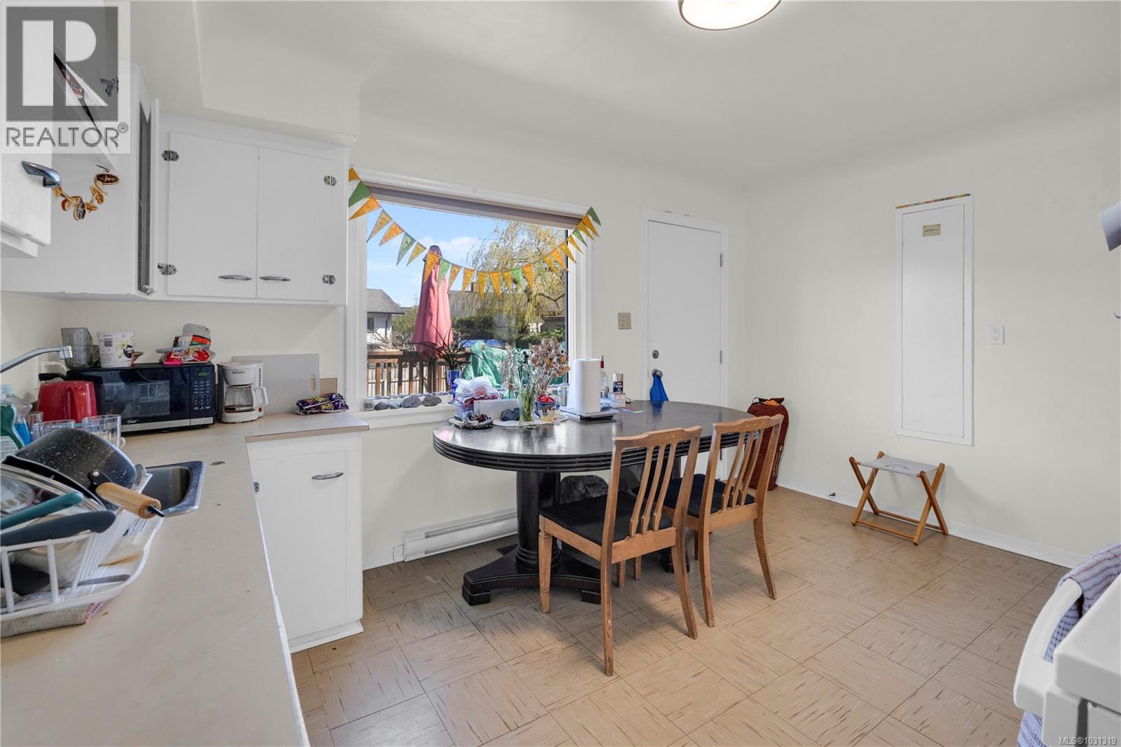 4371 Shelbourne St - 17