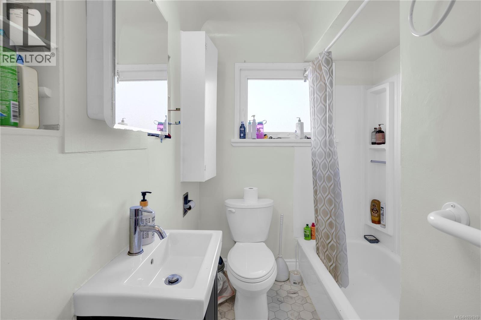 4371 Shelbourne St - 24