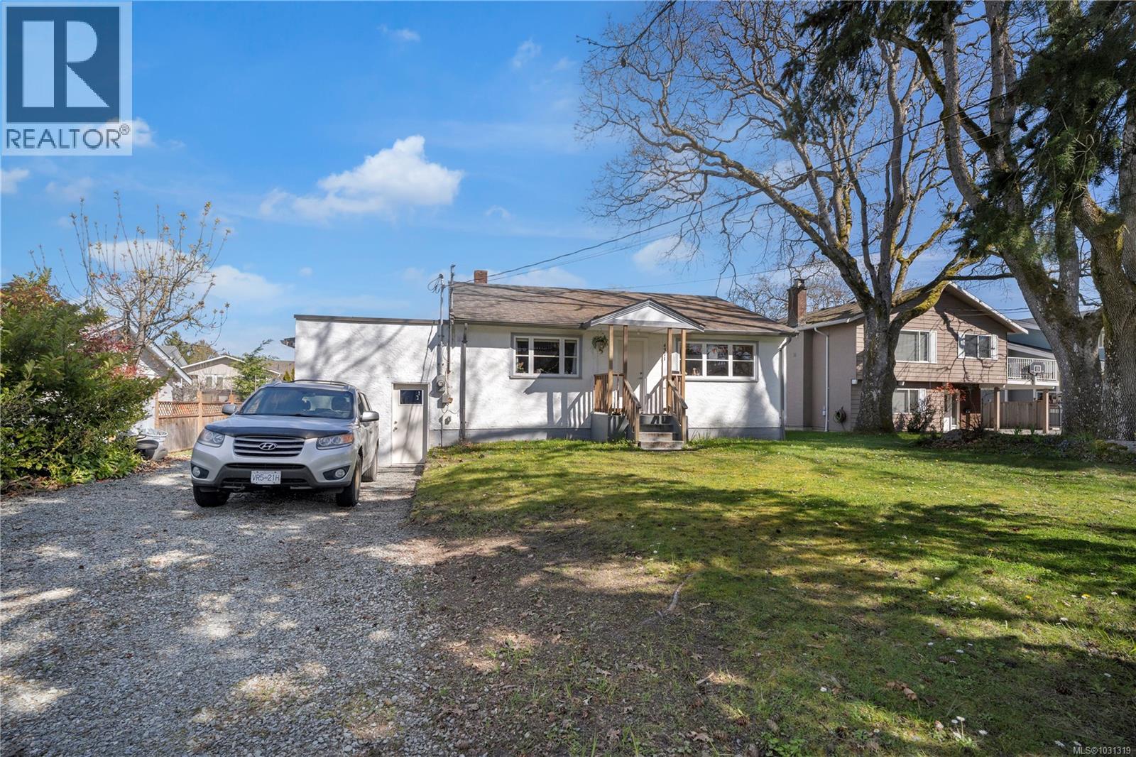 4371 Shelbourne St - 30