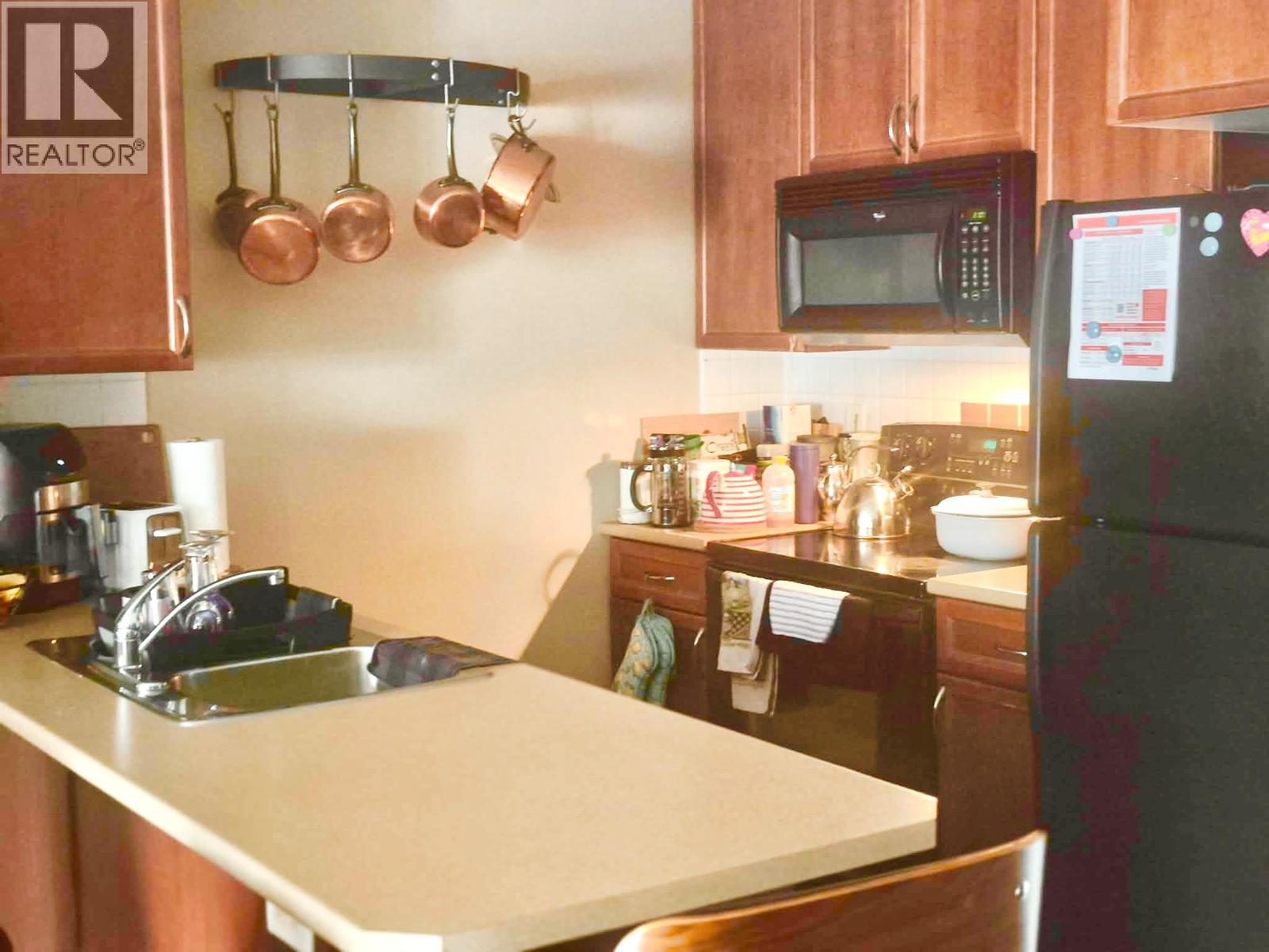 #318 246 HASTINGS AVENUE - Image 3