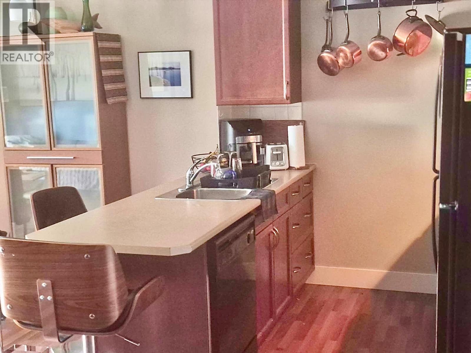 #318 246 HASTINGS AVENUE - 4