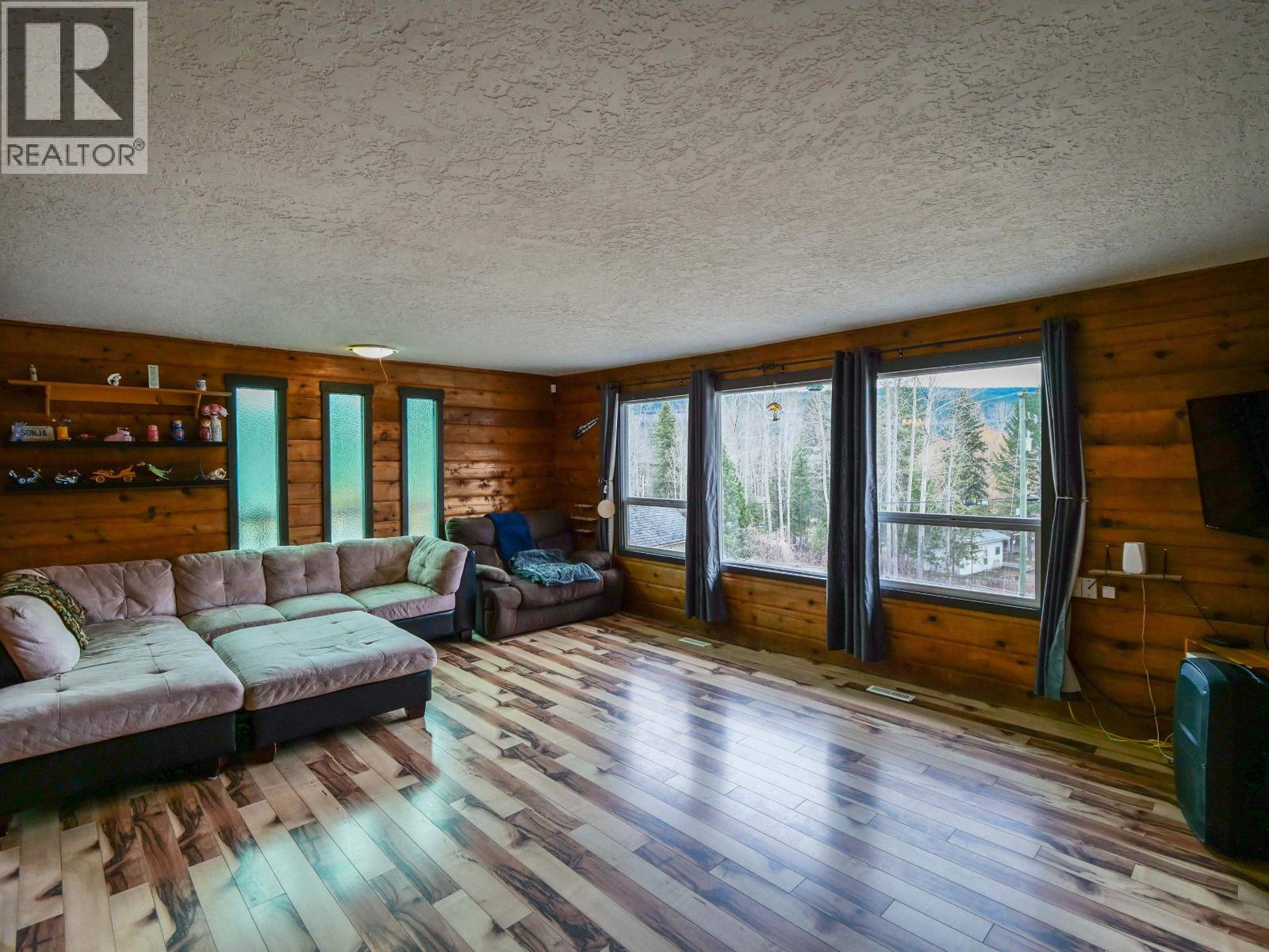 1344 LAKEVIEW DRIVE - 16