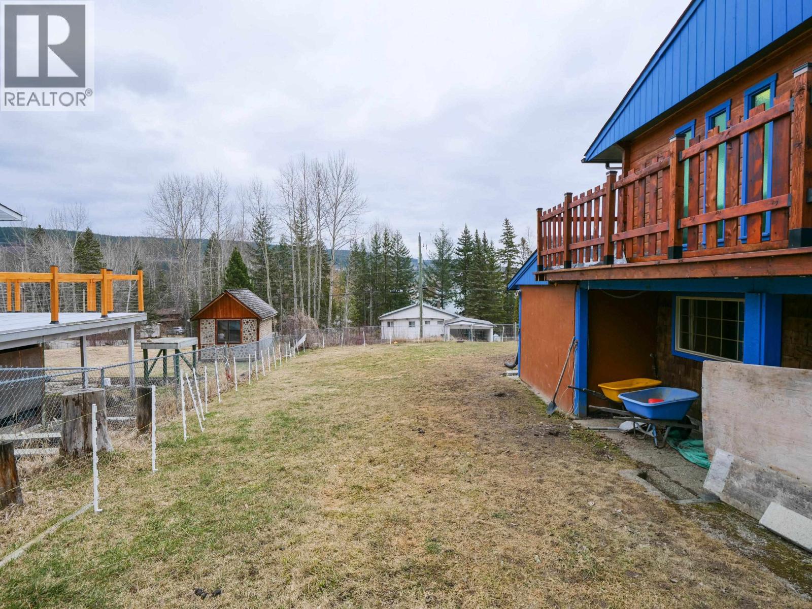 1344 LAKEVIEW DRIVE - 29