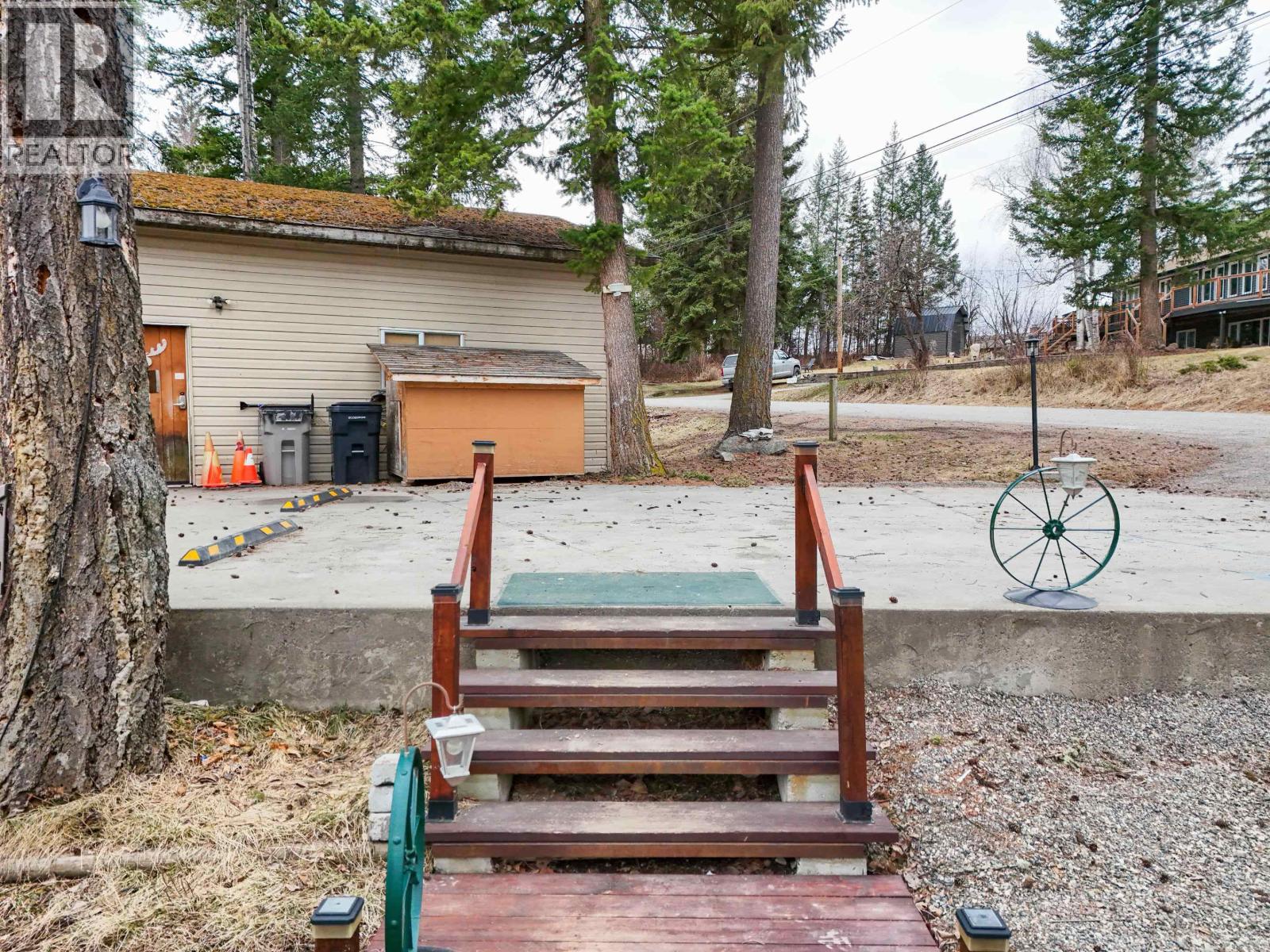 1344 LAKEVIEW DRIVE - 34