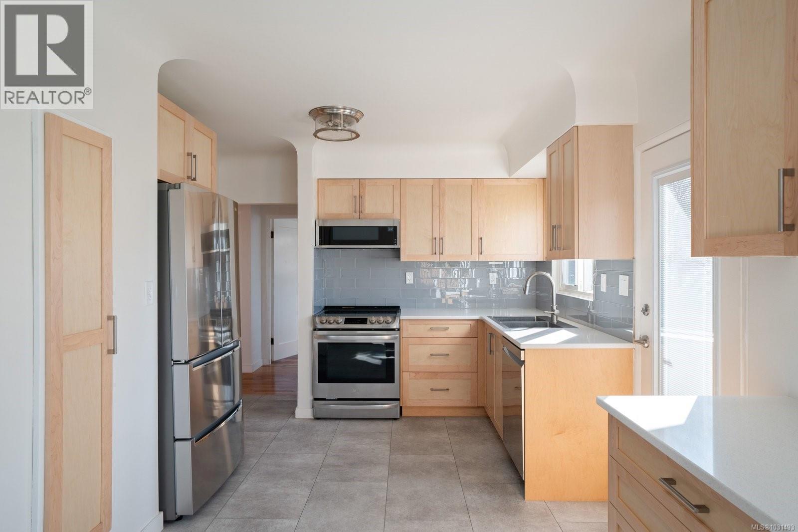 354 Foul Bay Rd - 3