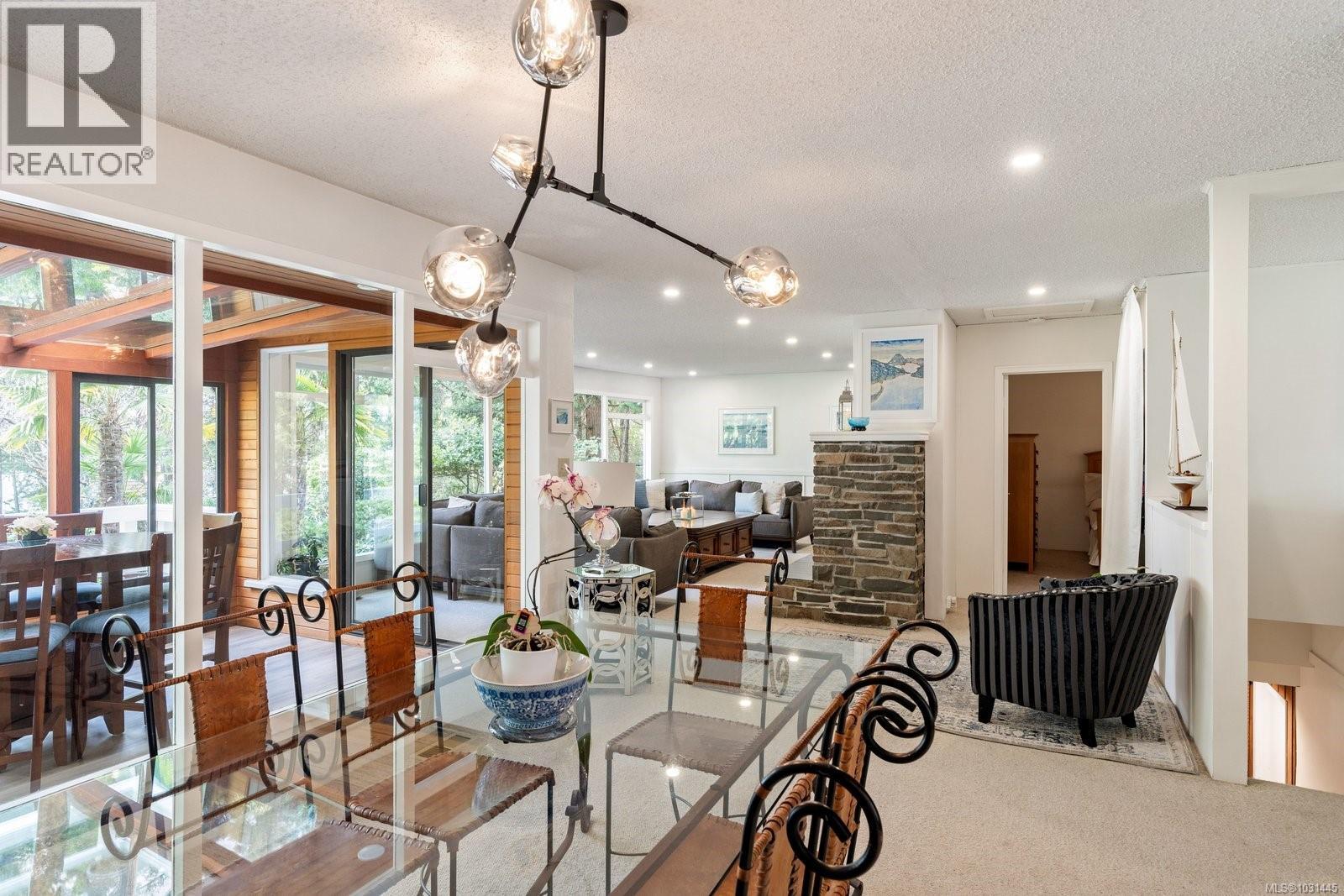 2320 DOLPHIN RD - 15