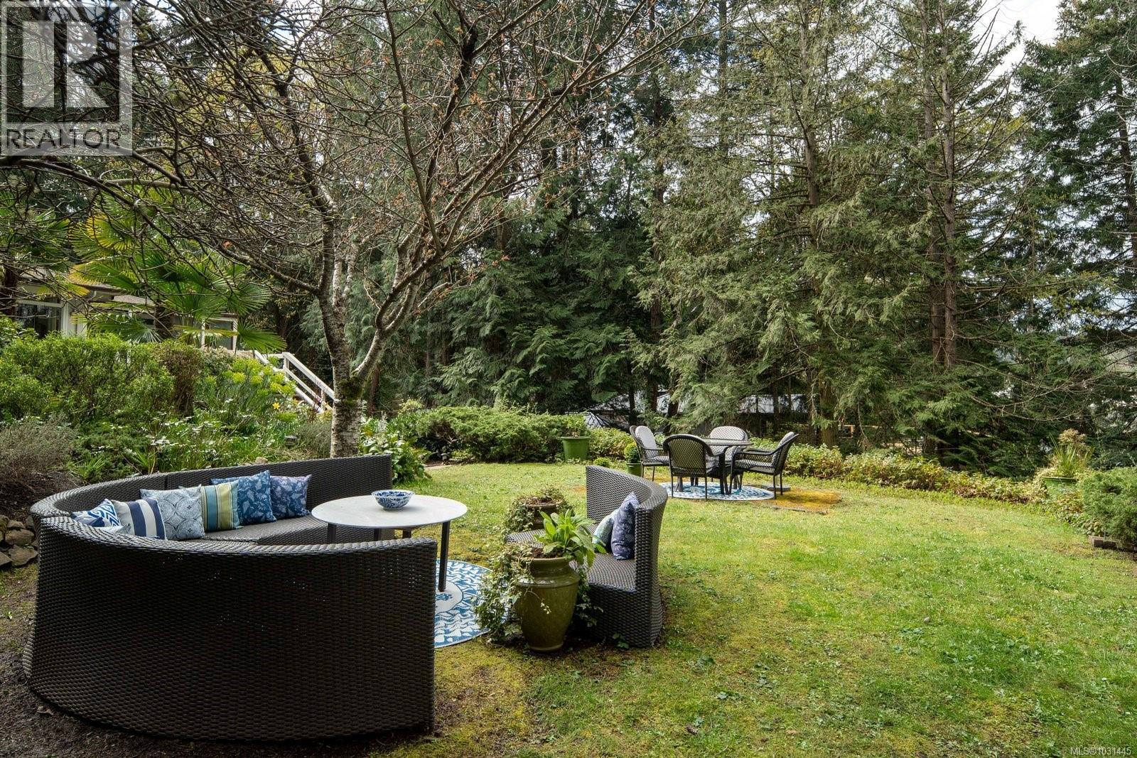 2320 Dolphin Rd - 22