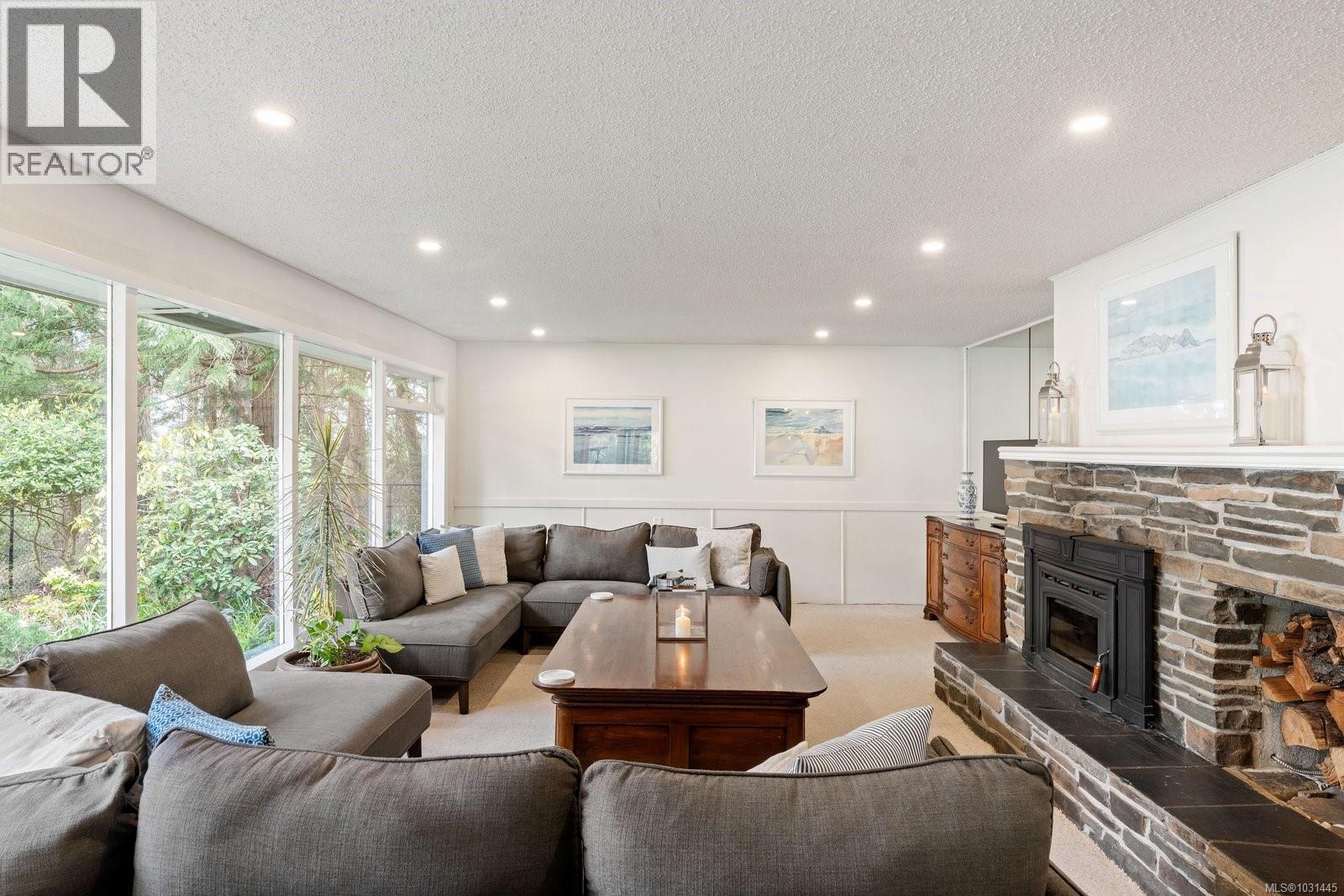 2320 Dolphin Rd - 8