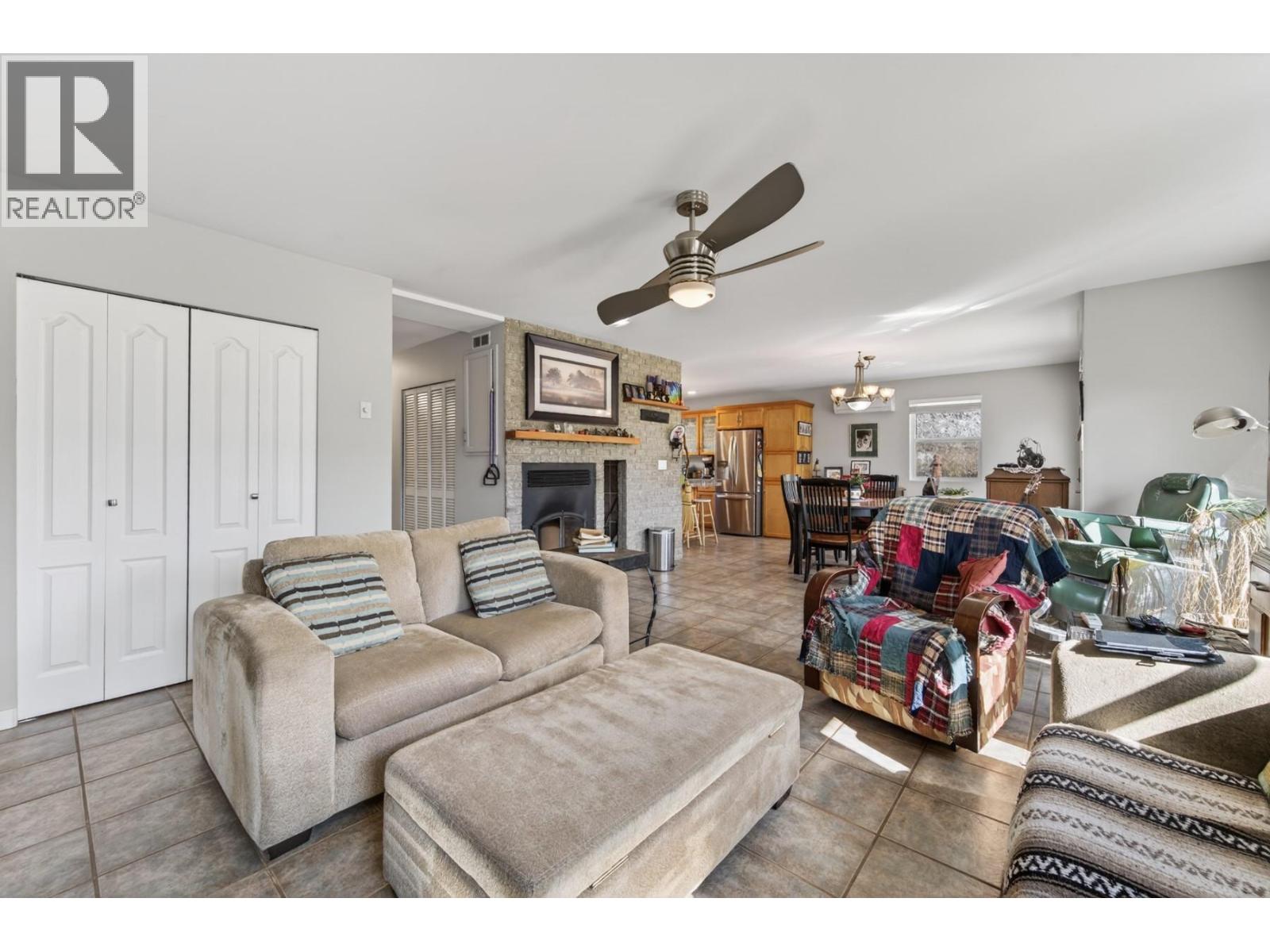3876 Hills Frontage Road - 12