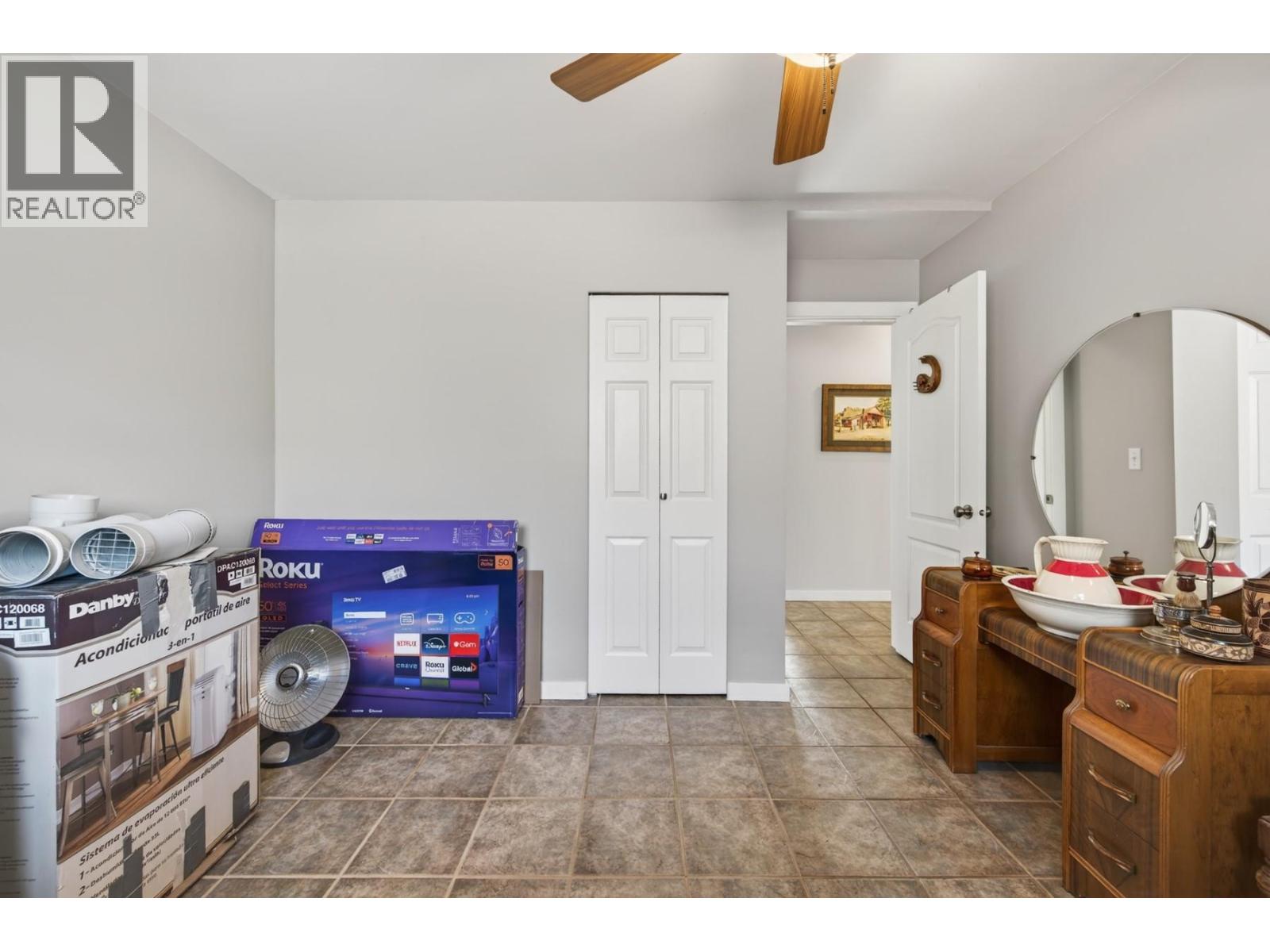 3876 Hills Frontage Road - 26