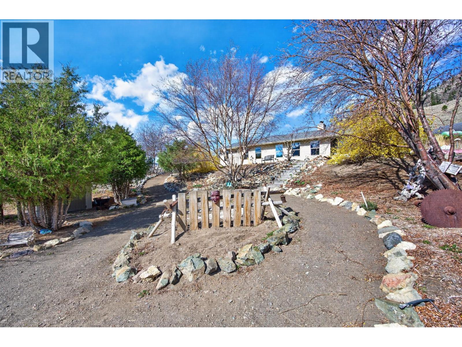 3876 Hills Frontage Road - 36