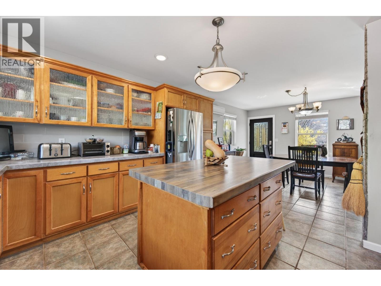 3876 Hills Frontage Road - 9