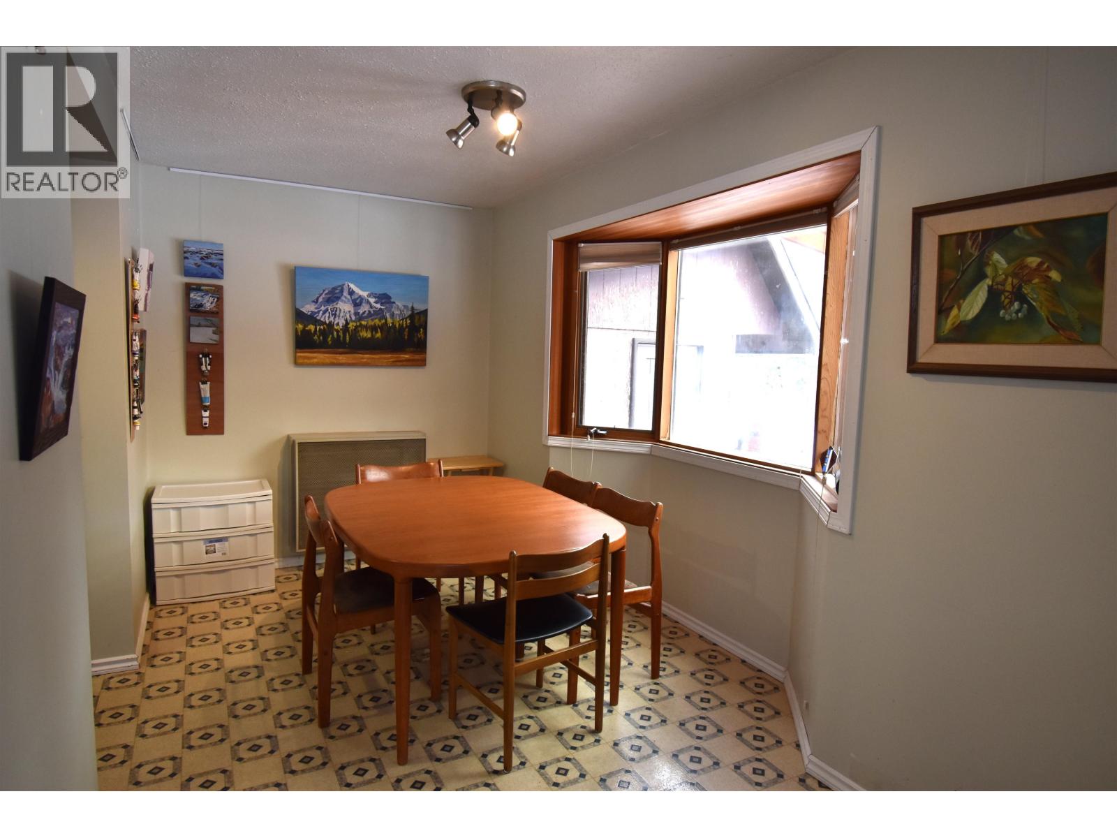 1055 HUDSON BAY MOUNTAIN Road, Smithers