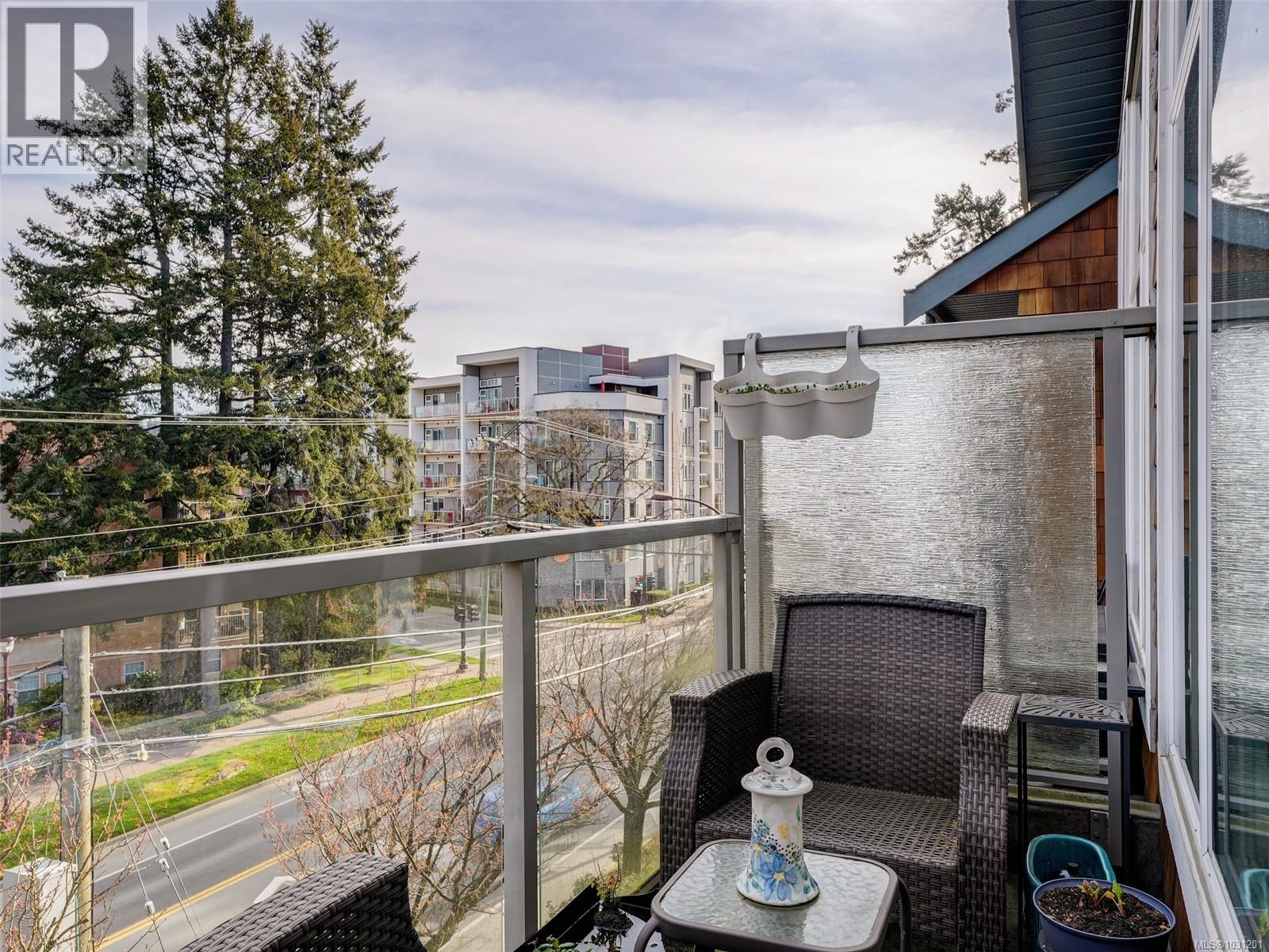 #408 611 Goldstream Ave - 17