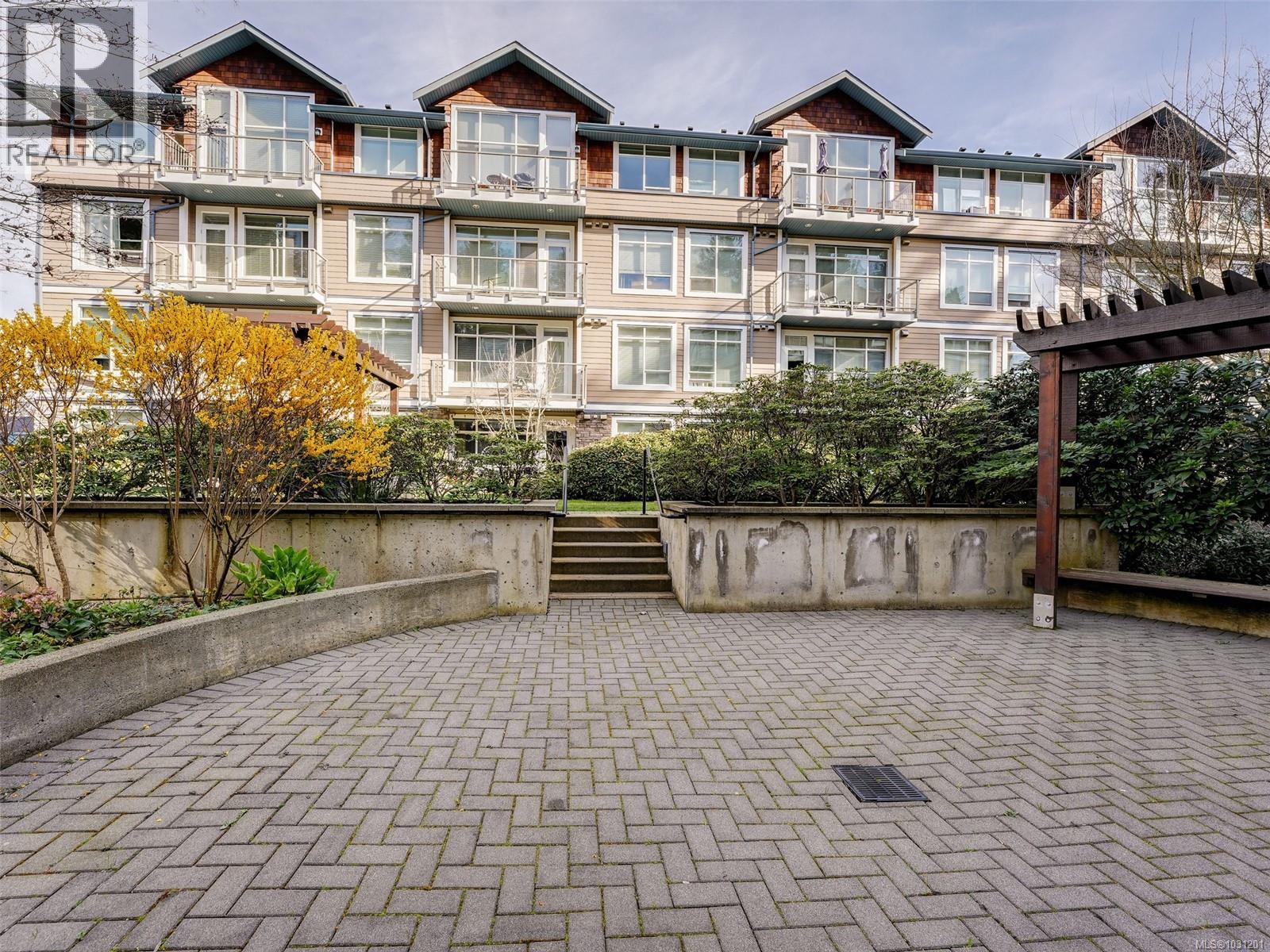 #408 611 Goldstream Ave - 25