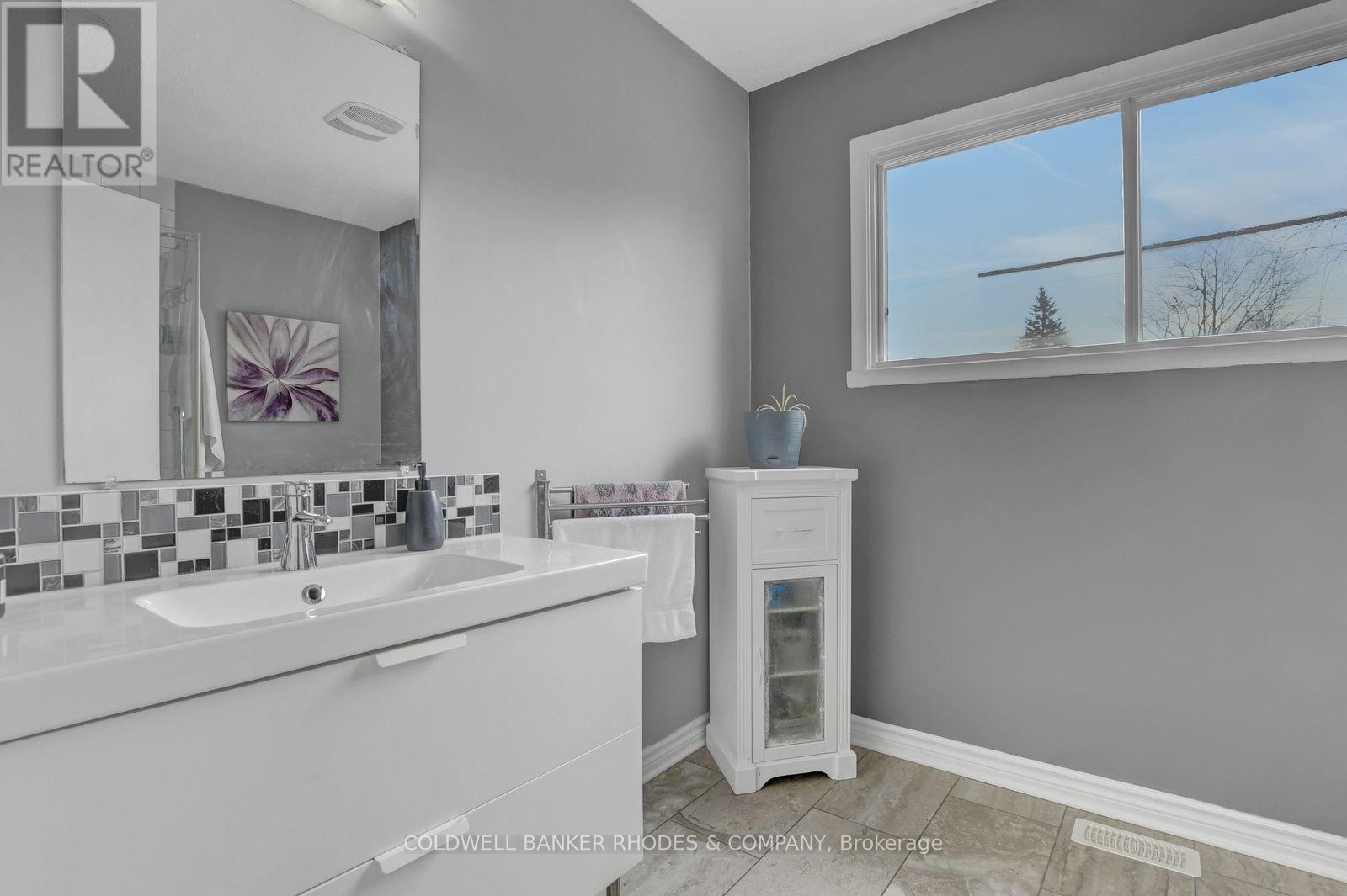 2424 HEATON AVENUE - 13