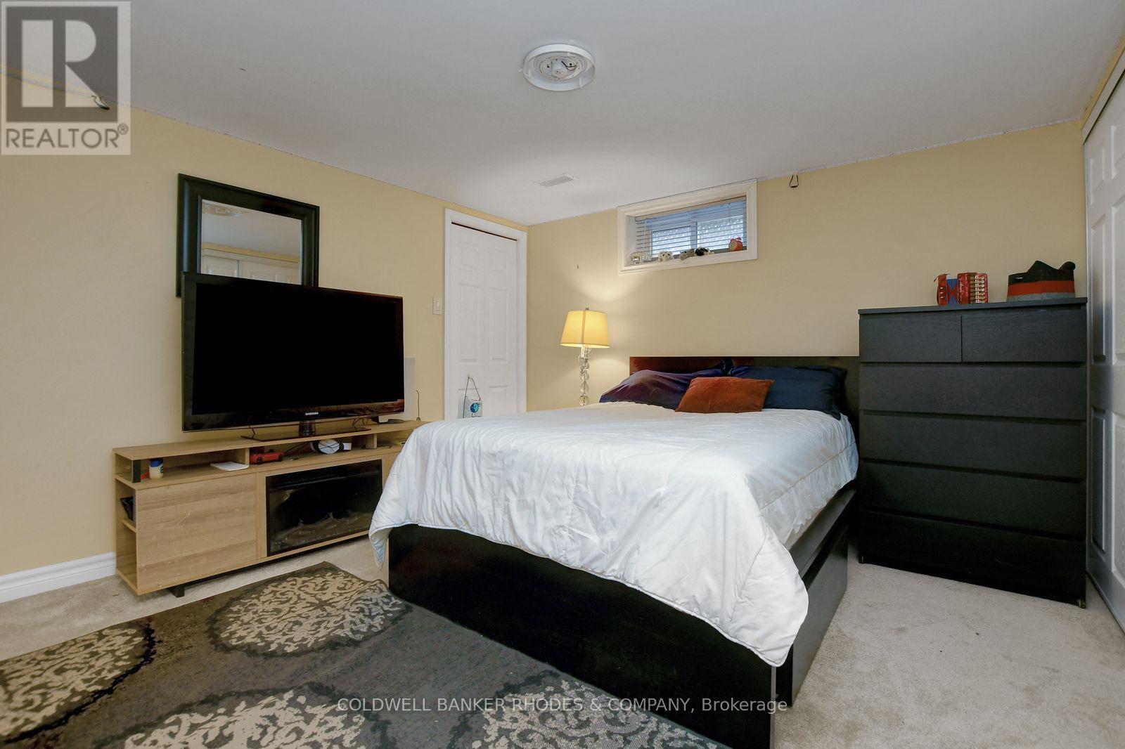 2424 HEATON AVENUE - 25