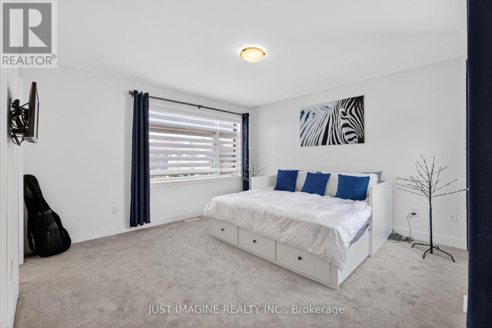 32 EDENBRIDGE COURT - 33