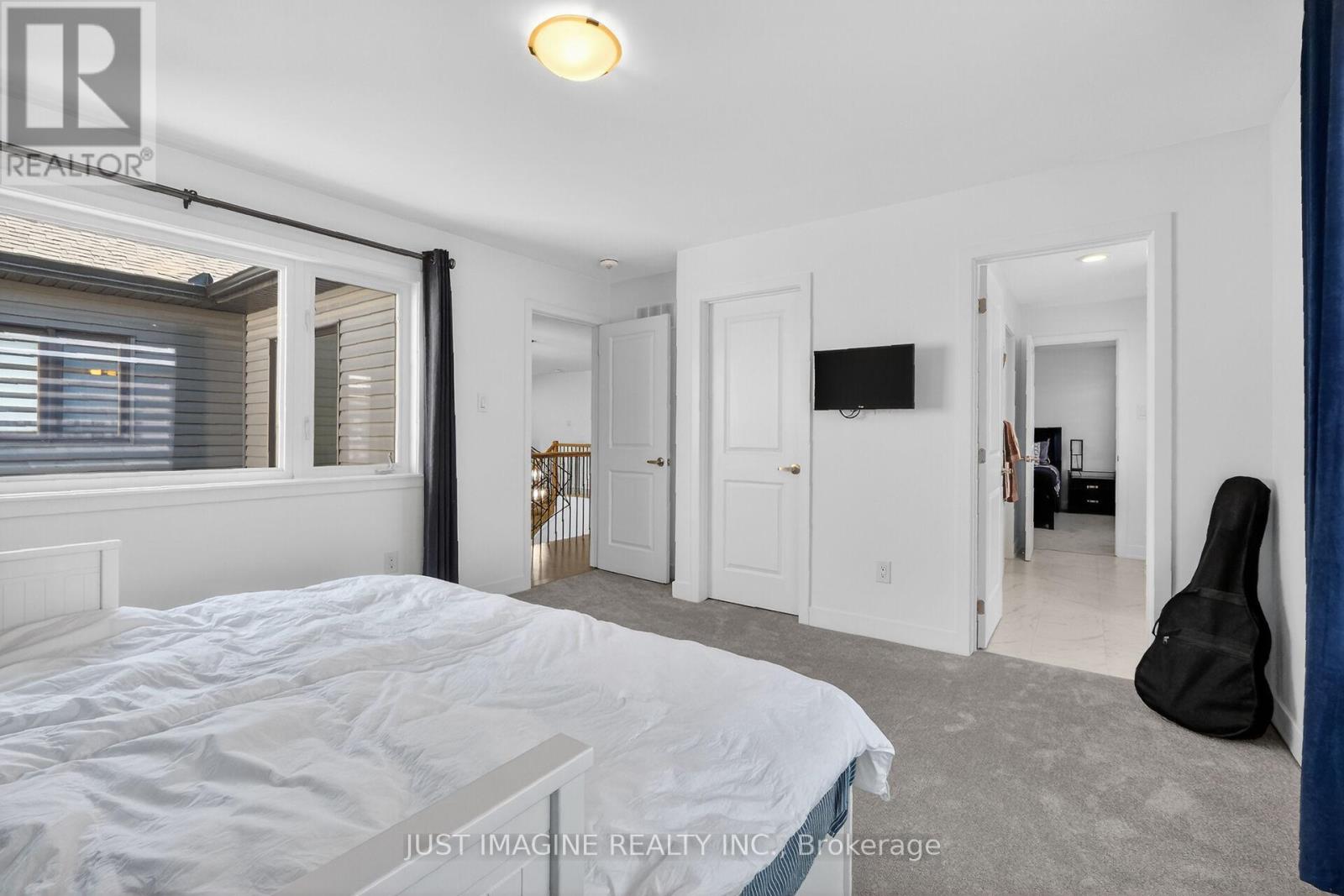32 EDENBRIDGE COURT - 35