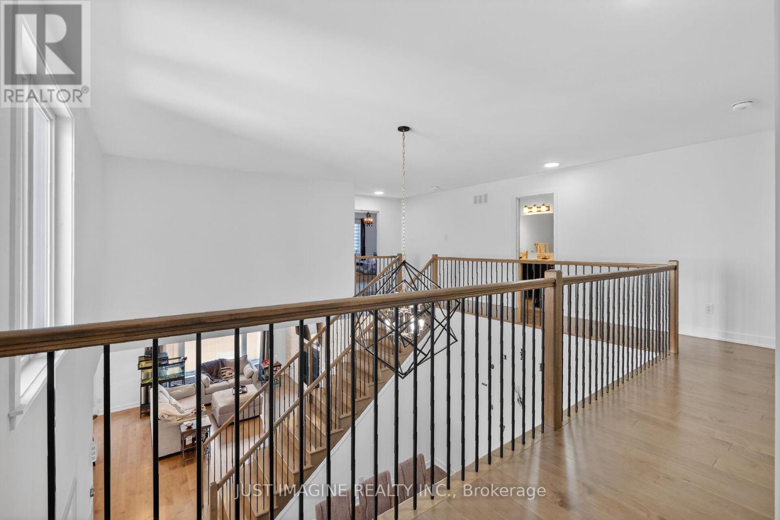 32 EDENBRIDGE COURT - 36