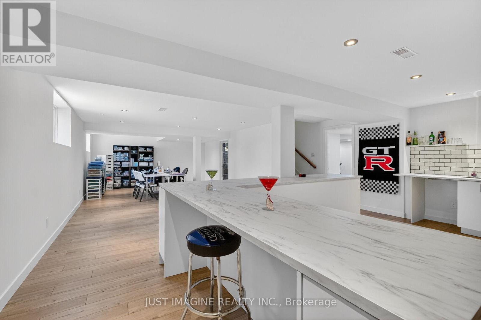 32 EDENBRIDGE COURT - 38