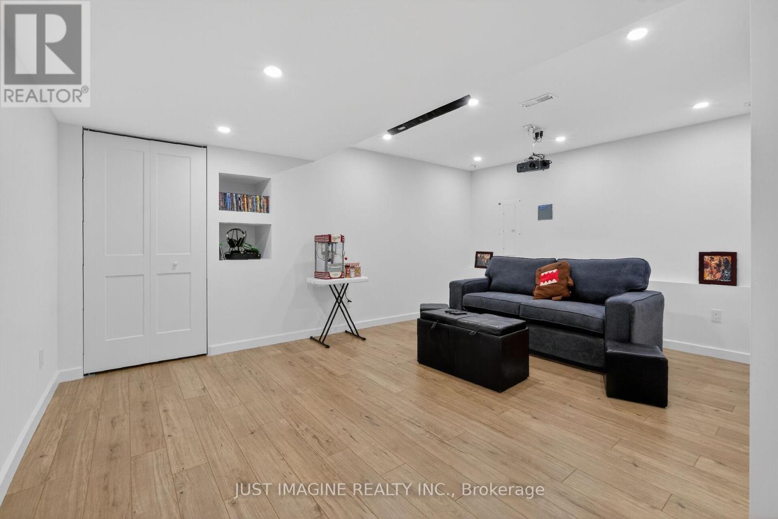 32 EDENBRIDGE COURT - 44