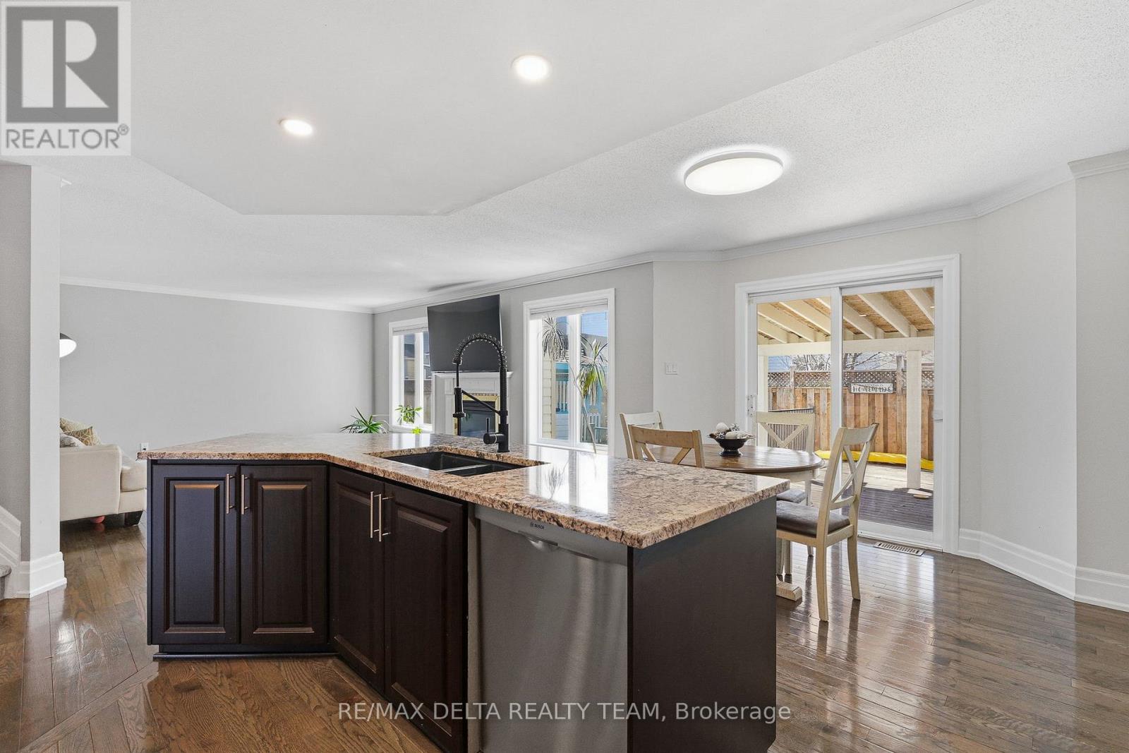 939 CAHILL DRIVE W - 13