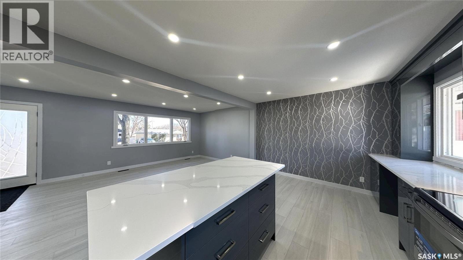 1607 9TH AVENUE N - 12