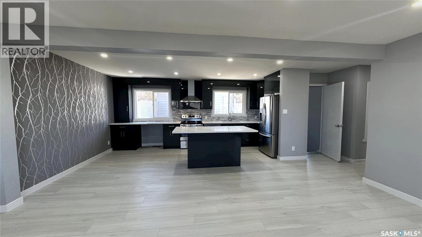 1607 9TH AVENUE N - Image 3