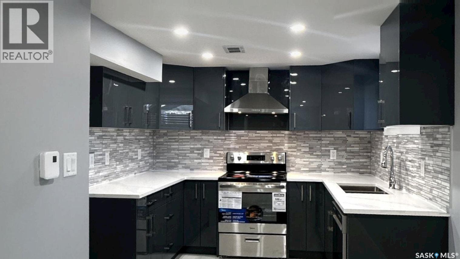 1607 9TH AVENUE N - 32