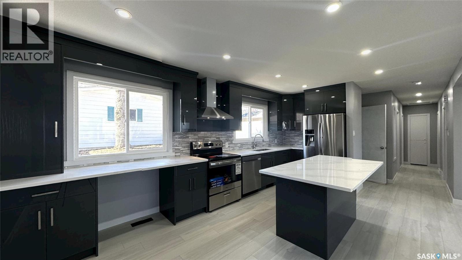 1607 9TH AVENUE N - 6