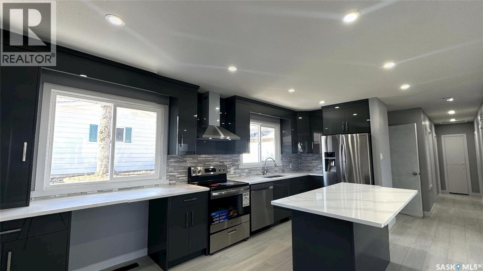 1607 9TH AVENUE N - 7