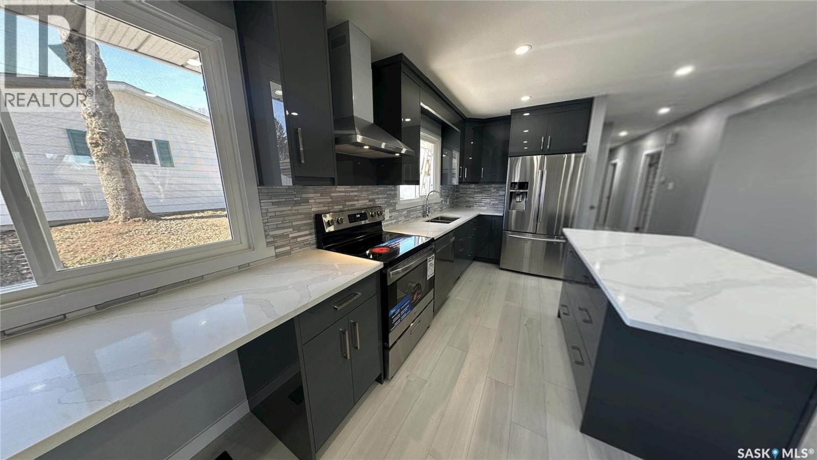 1607 9TH AVENUE N - 9