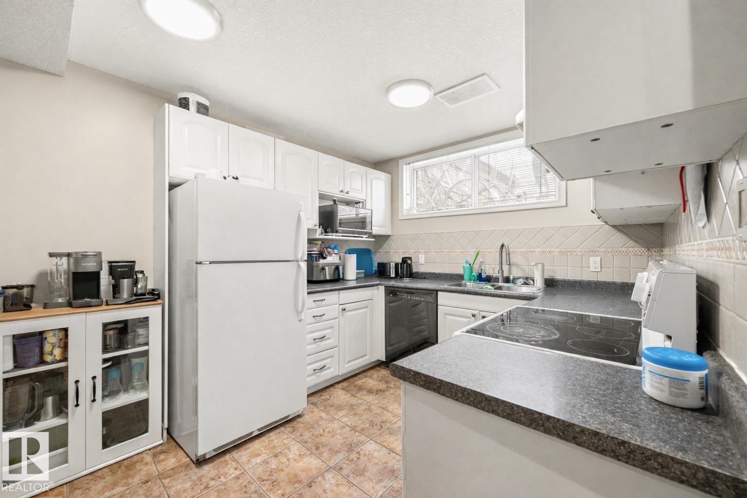 13804 13808 119 AV NW, Edmonton