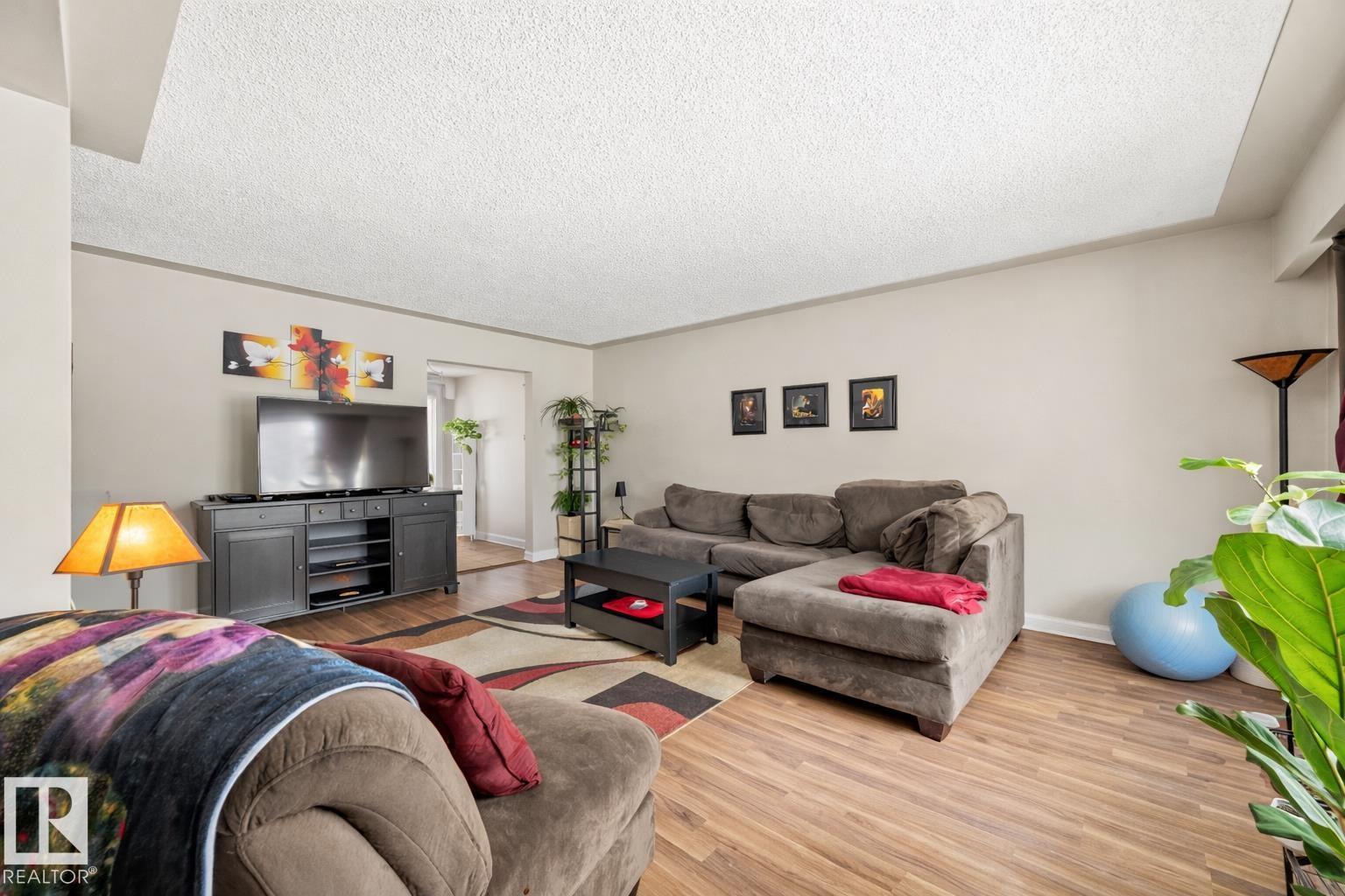 13804 13808 119 AV NW, Edmonton