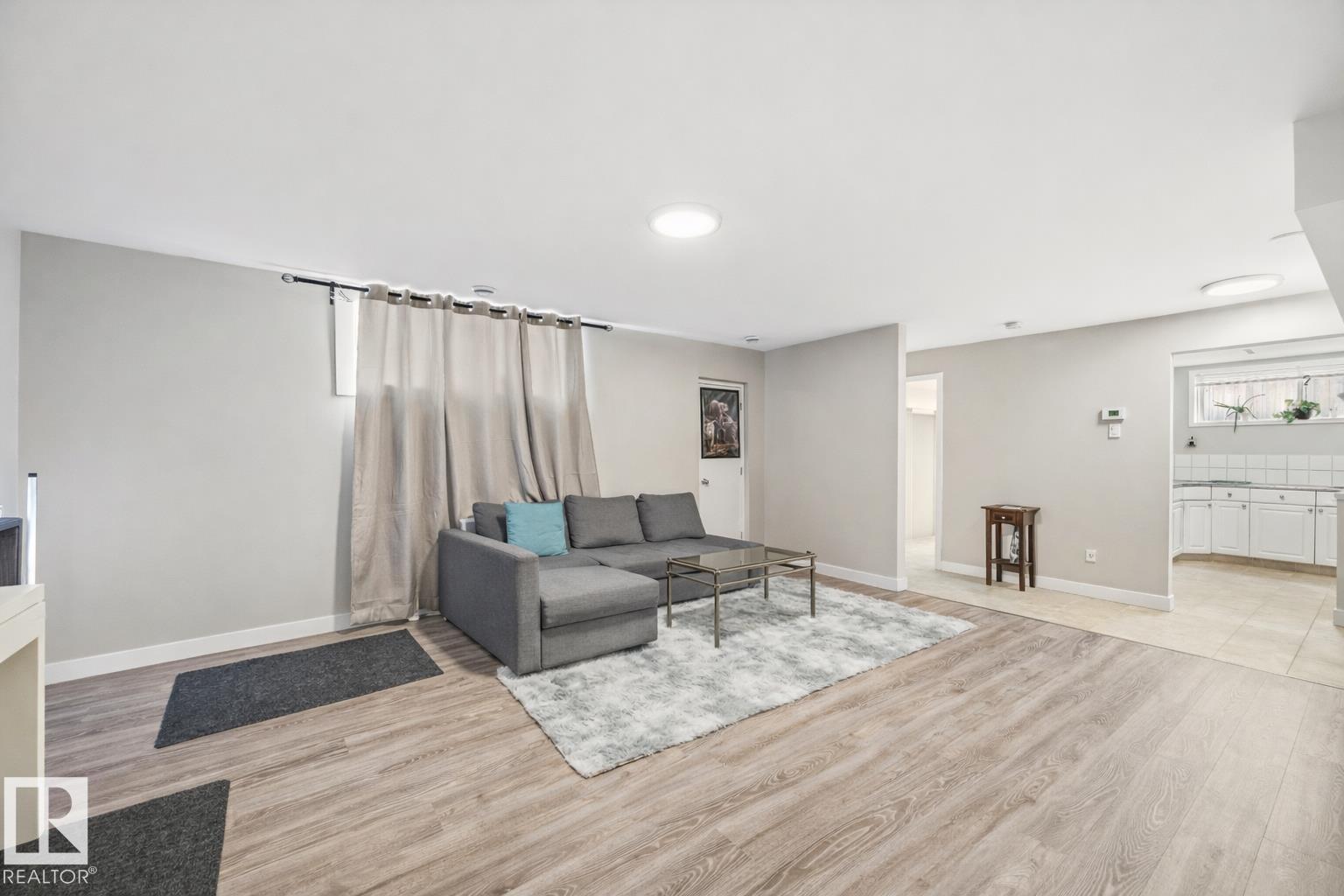 13804 13808 119 AV NW, Edmonton