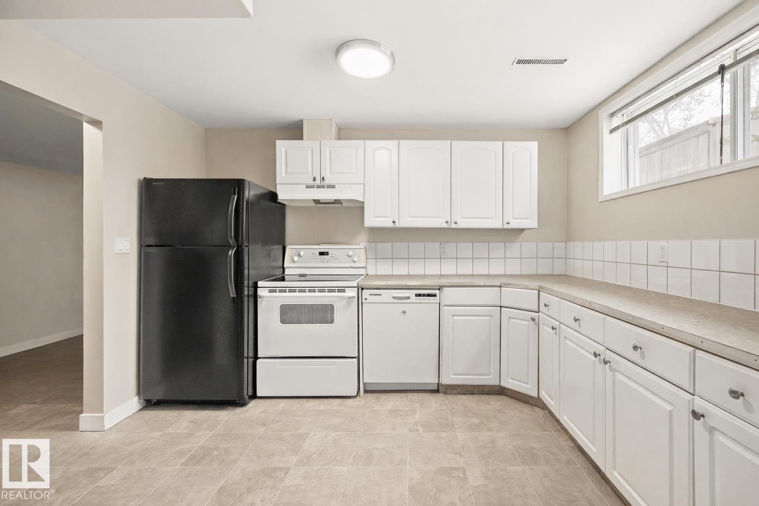 13804 13808 119 AV NW, Edmonton