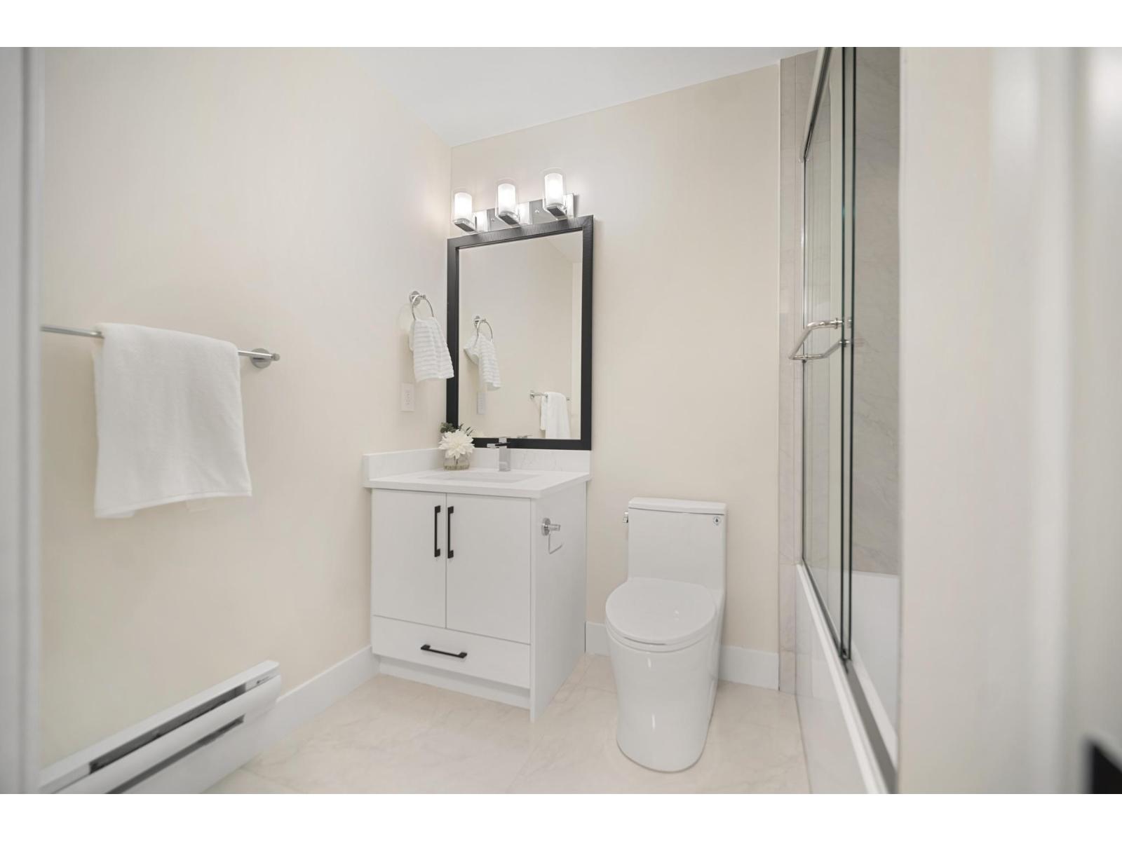 14204 NORTH BLUFF ROAD, White Rock