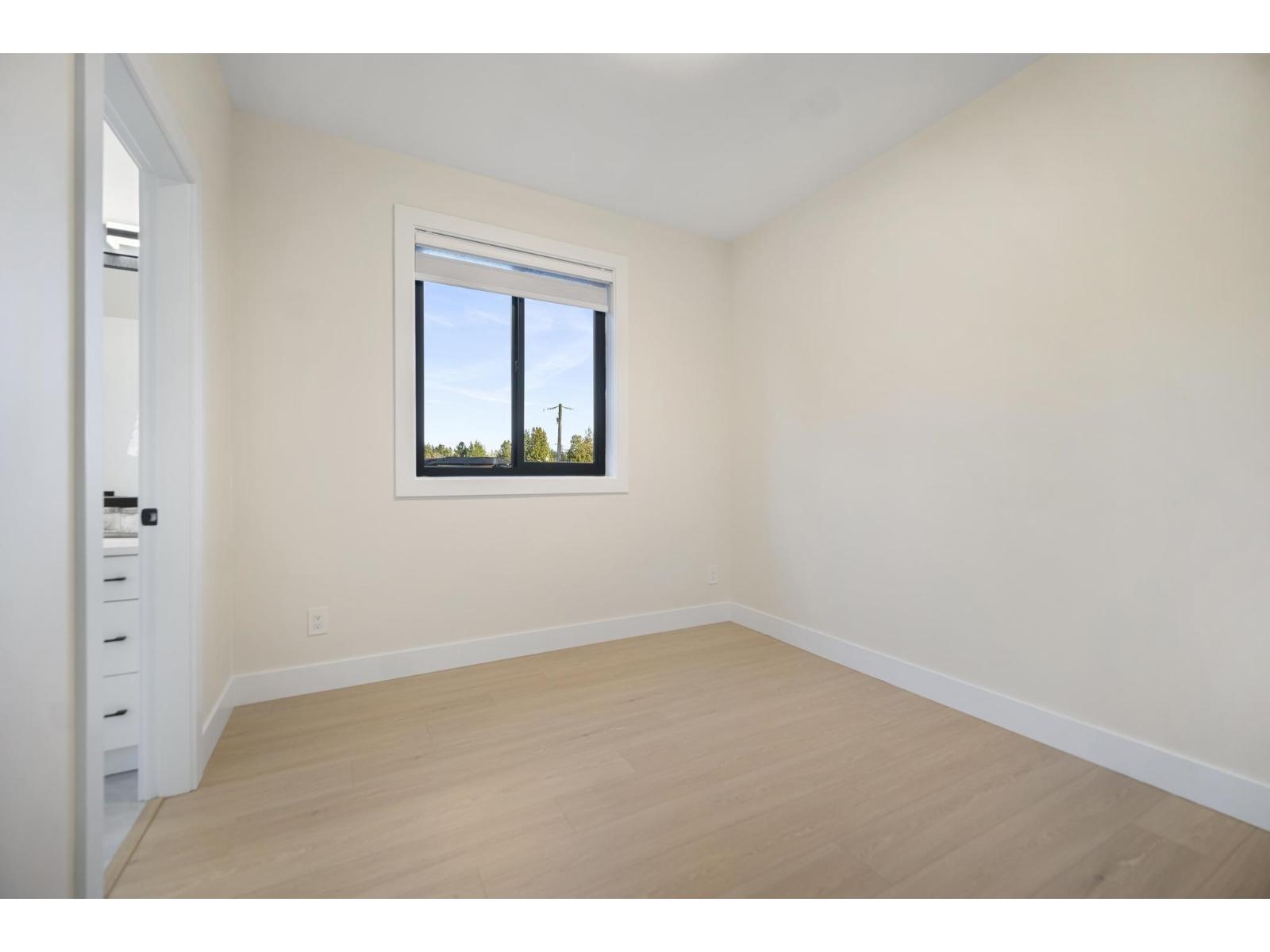 14204 NORTH BLUFF ROAD, White Rock