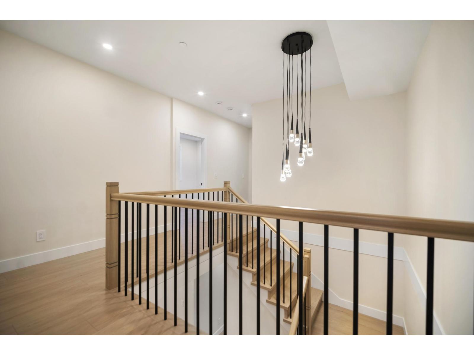 14204 NORTH BLUFF ROAD, White Rock