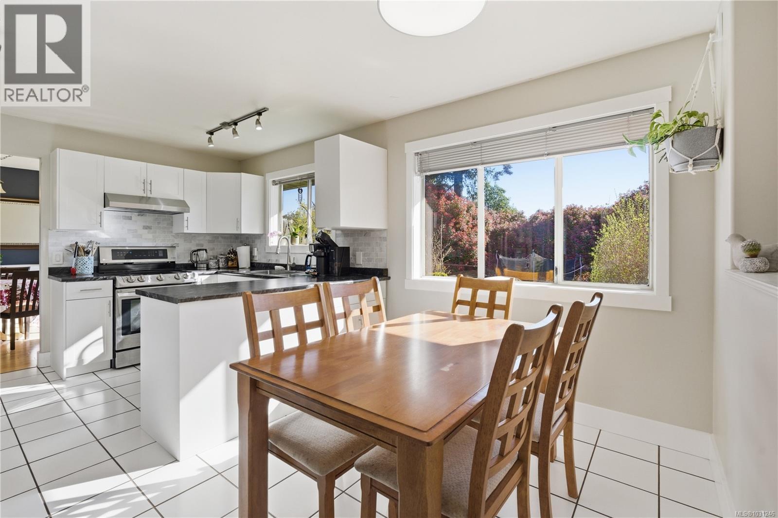 6114 WHITNEY PL - 11