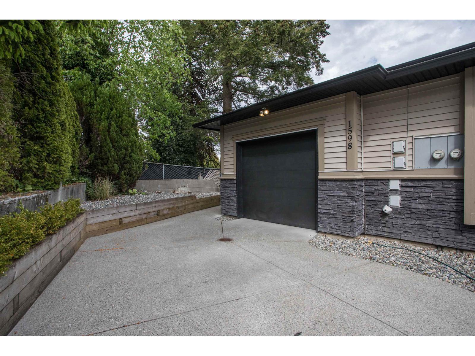 1598 PARKER PLACE, White Rock