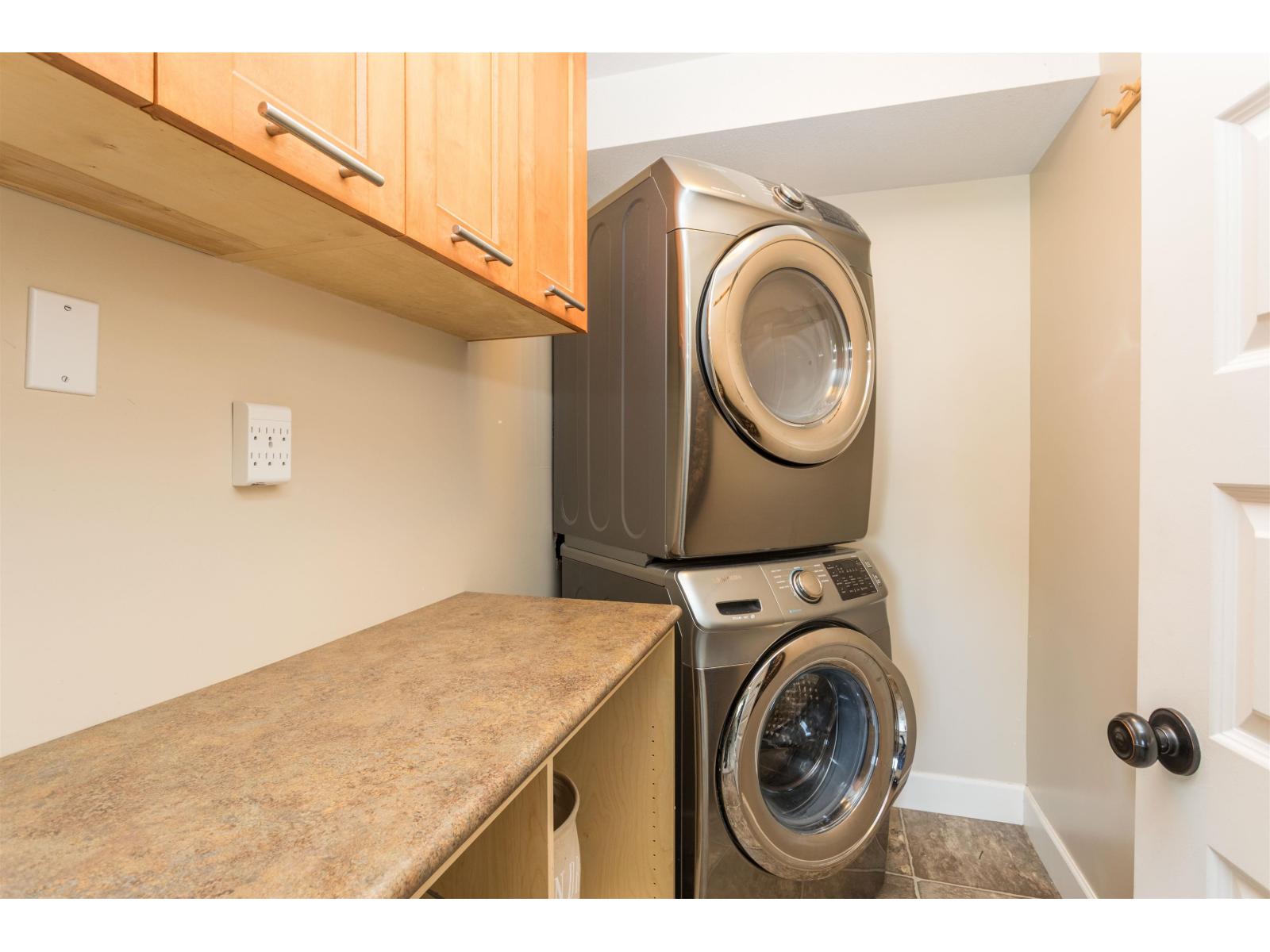 1598 PARKER PLACE, White Rock