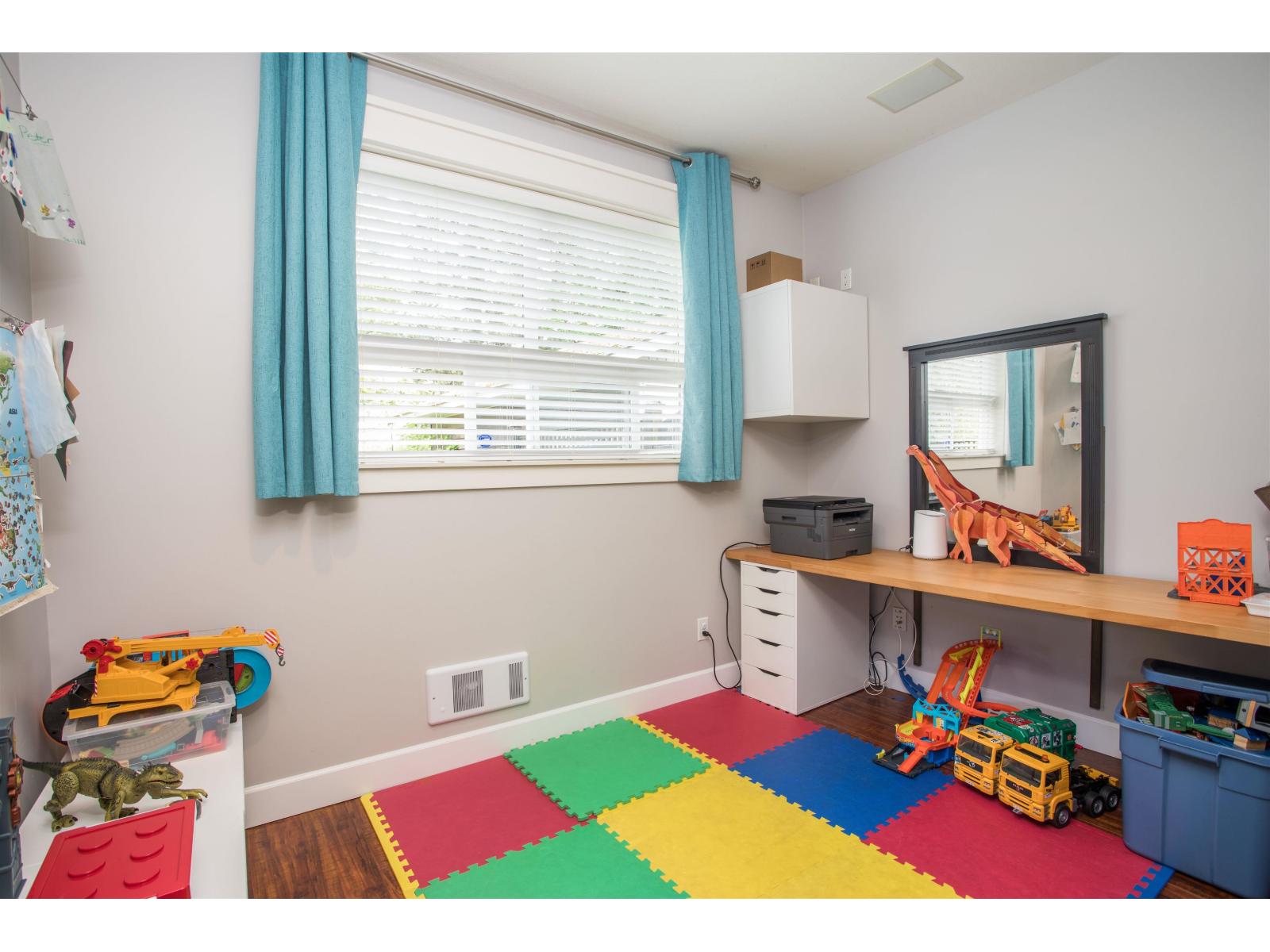 1598 PARKER PLACE, White Rock